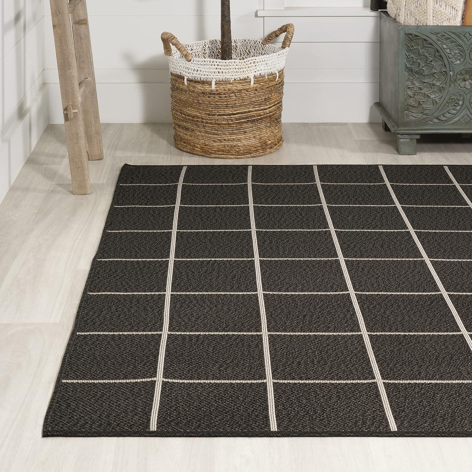 4' x 6' Grid Modern Squares Indoor/Outdoor Area Rug, Black/Cream - JONATHAN Y