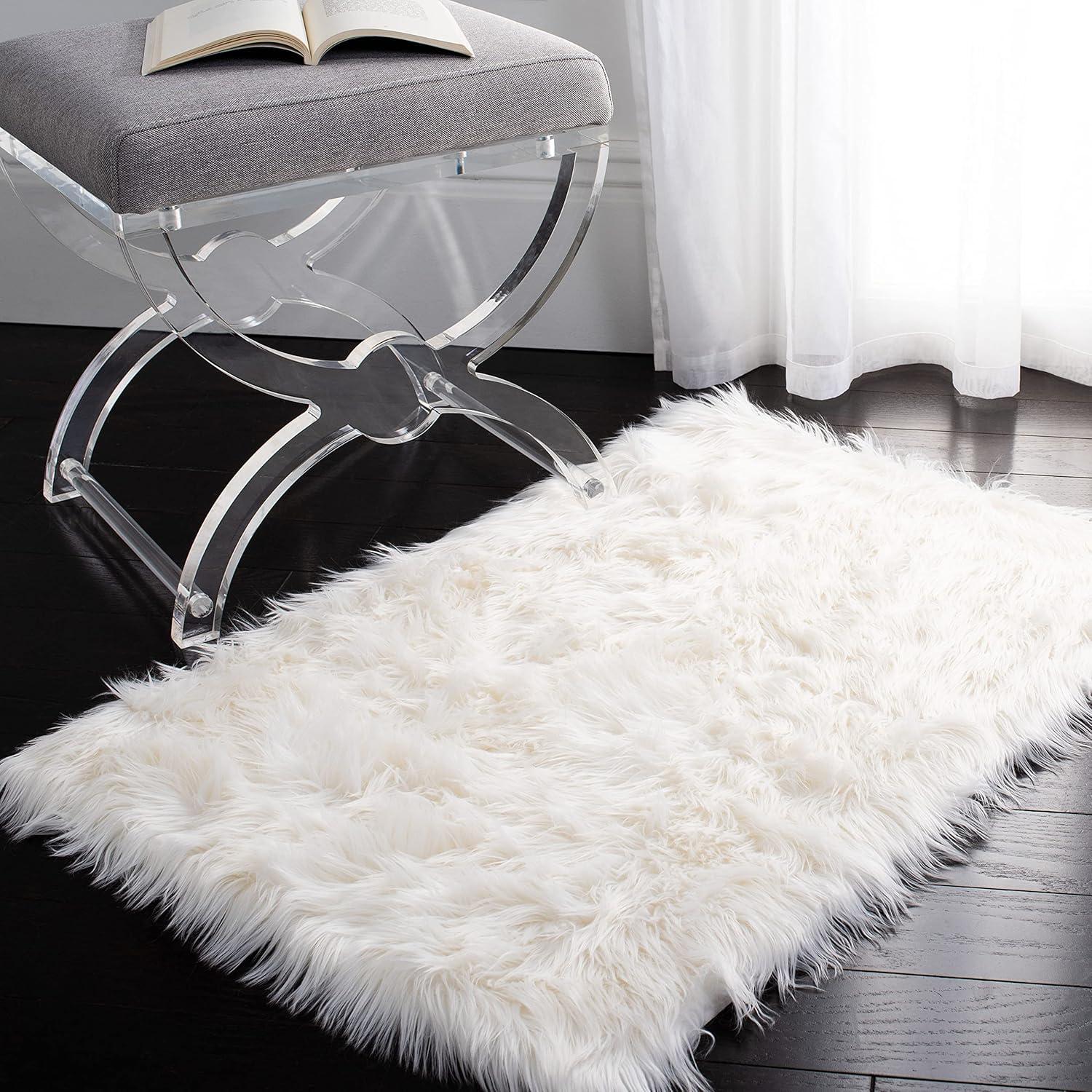 Faux Sheep Skin FSS235 Power Loomed Accent Rug - Ivory - 2'6"x4' - Safavieh.