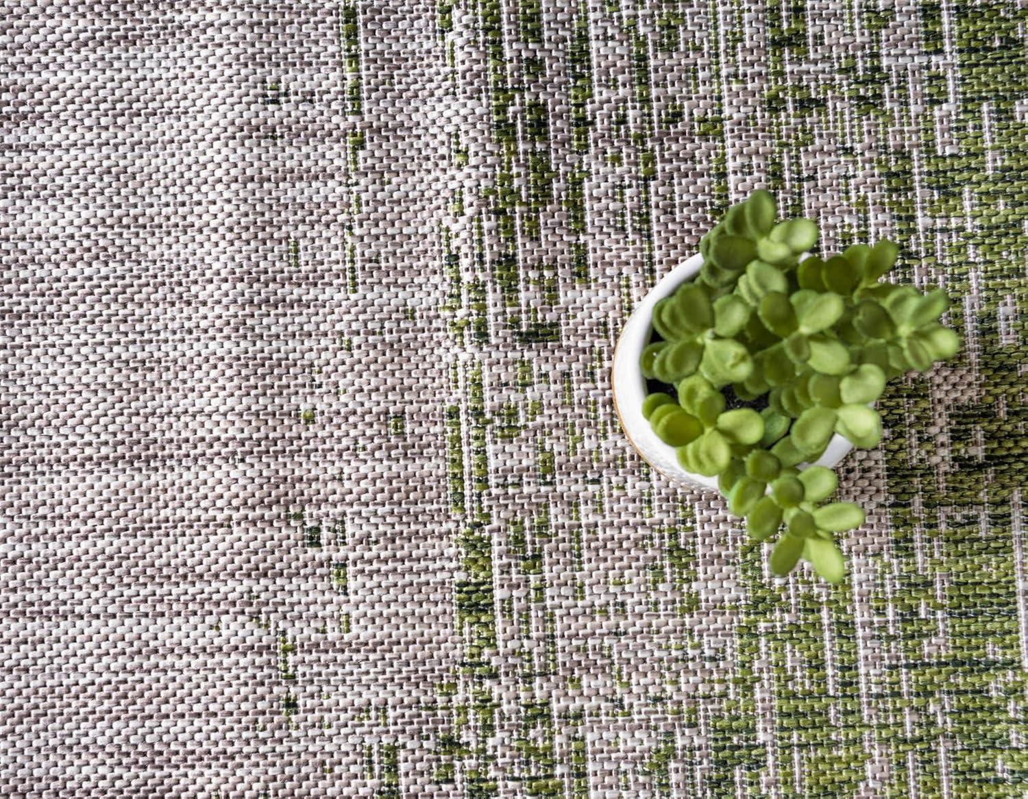 Unique Loom 5' 1 x 8' 0 Rectangle Indoor/Outdoor Modern Green Area Rug