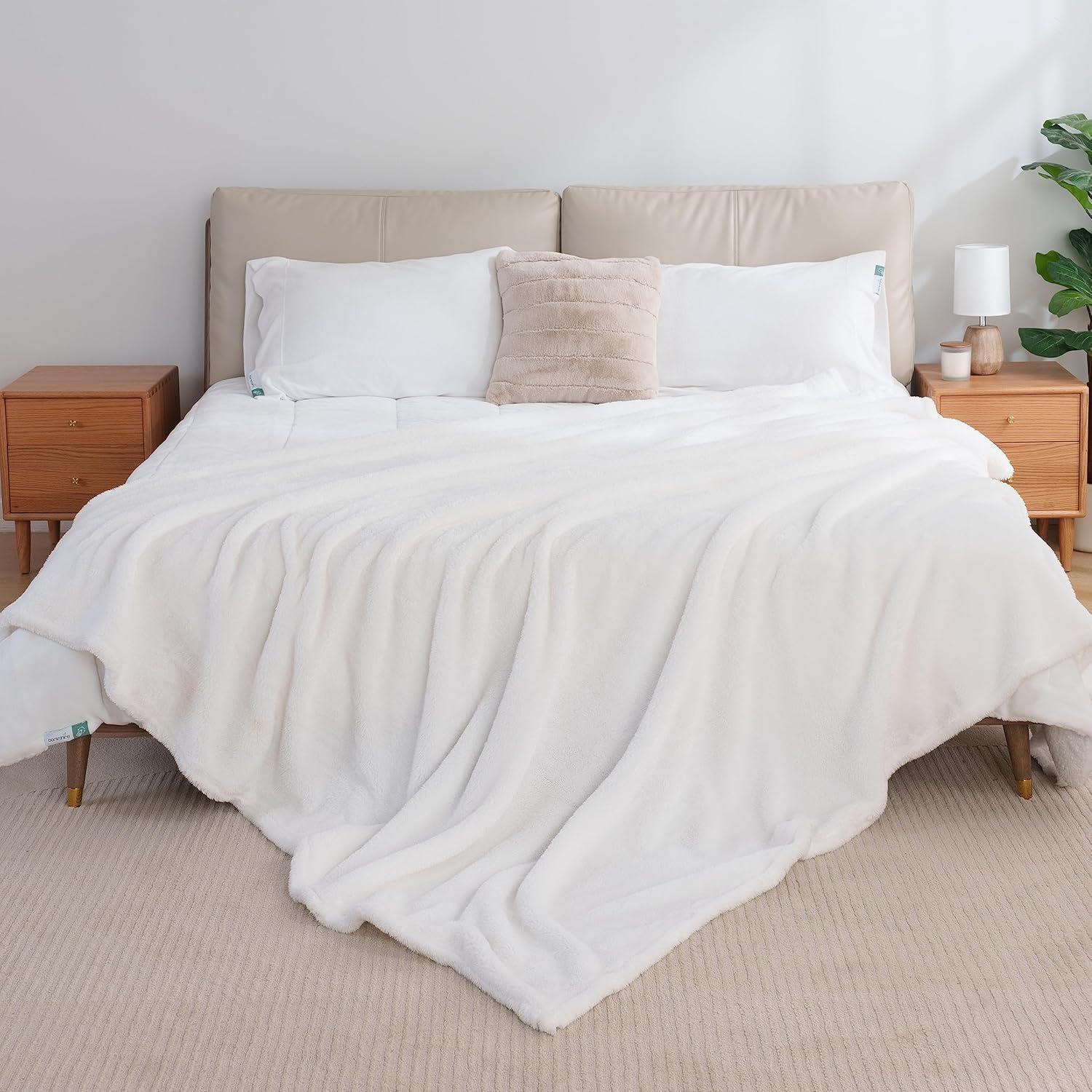 King Size True White Extra-Fluffy Plush Blanket