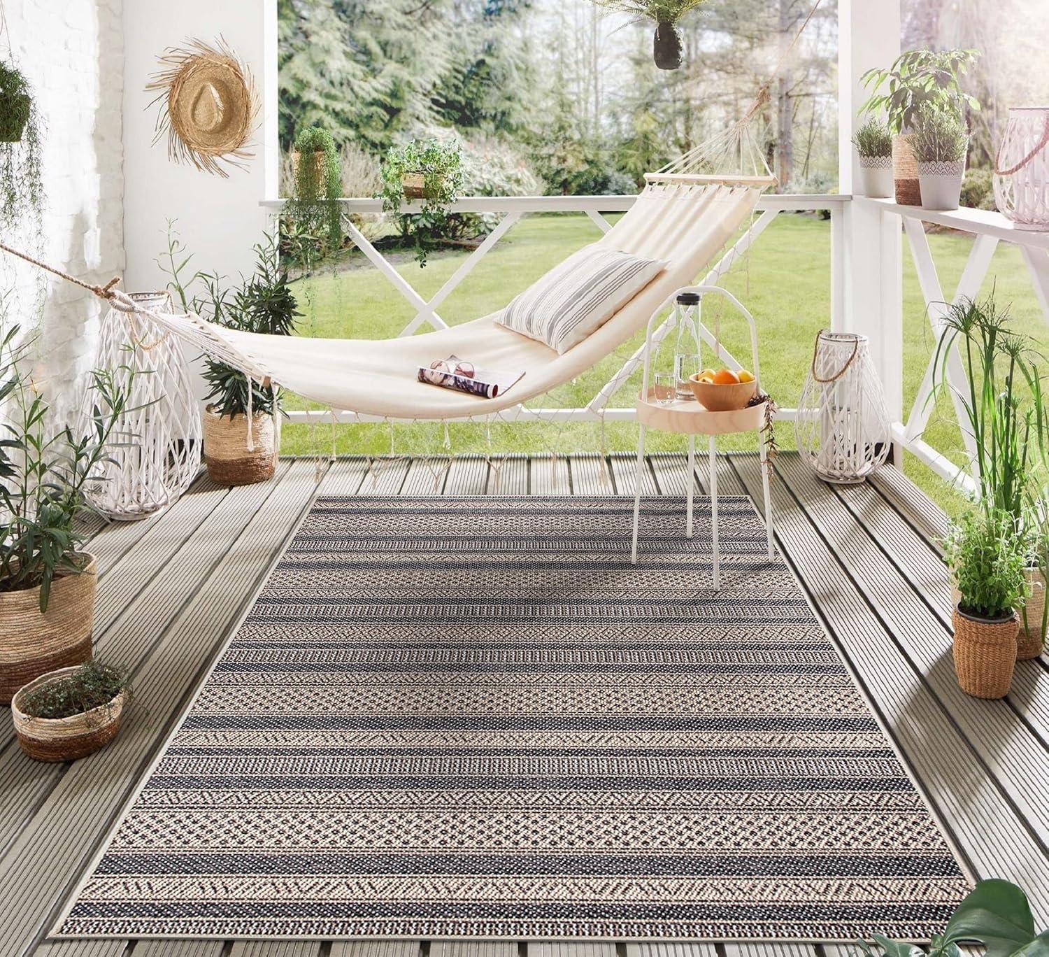 Reversible Geometric Blue Synthetic 5' x 7' Indoor/Outdoor Rug