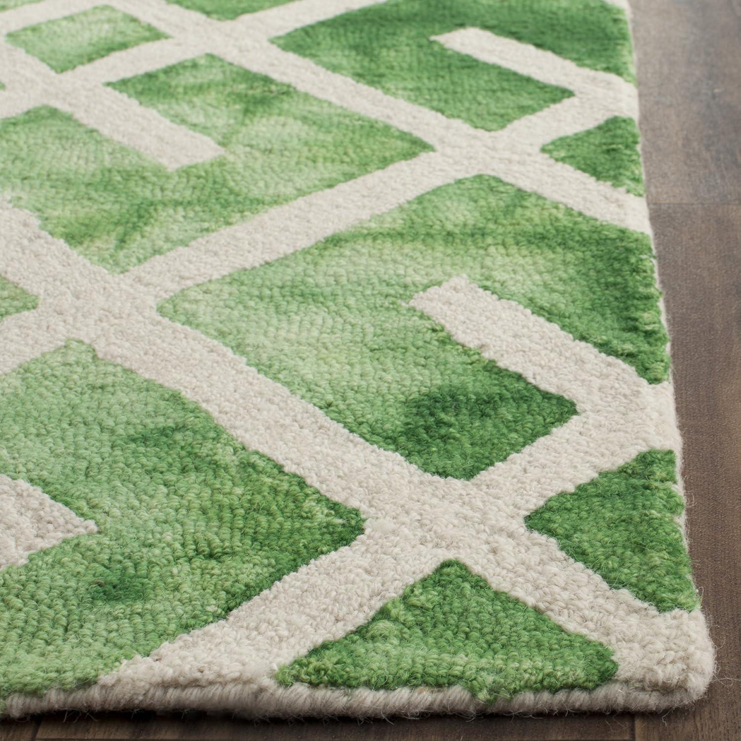 SAFAVIEH Dip Dye Seanna Overdyed Geometric Runner Rug, Green/Ivory, 2'3" x 6'