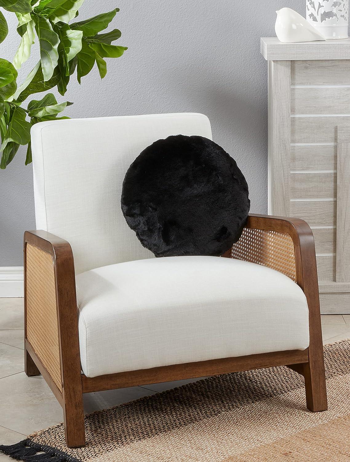 Saro Lifestyle Round Throw Pillow With Faux Rabbit Fur