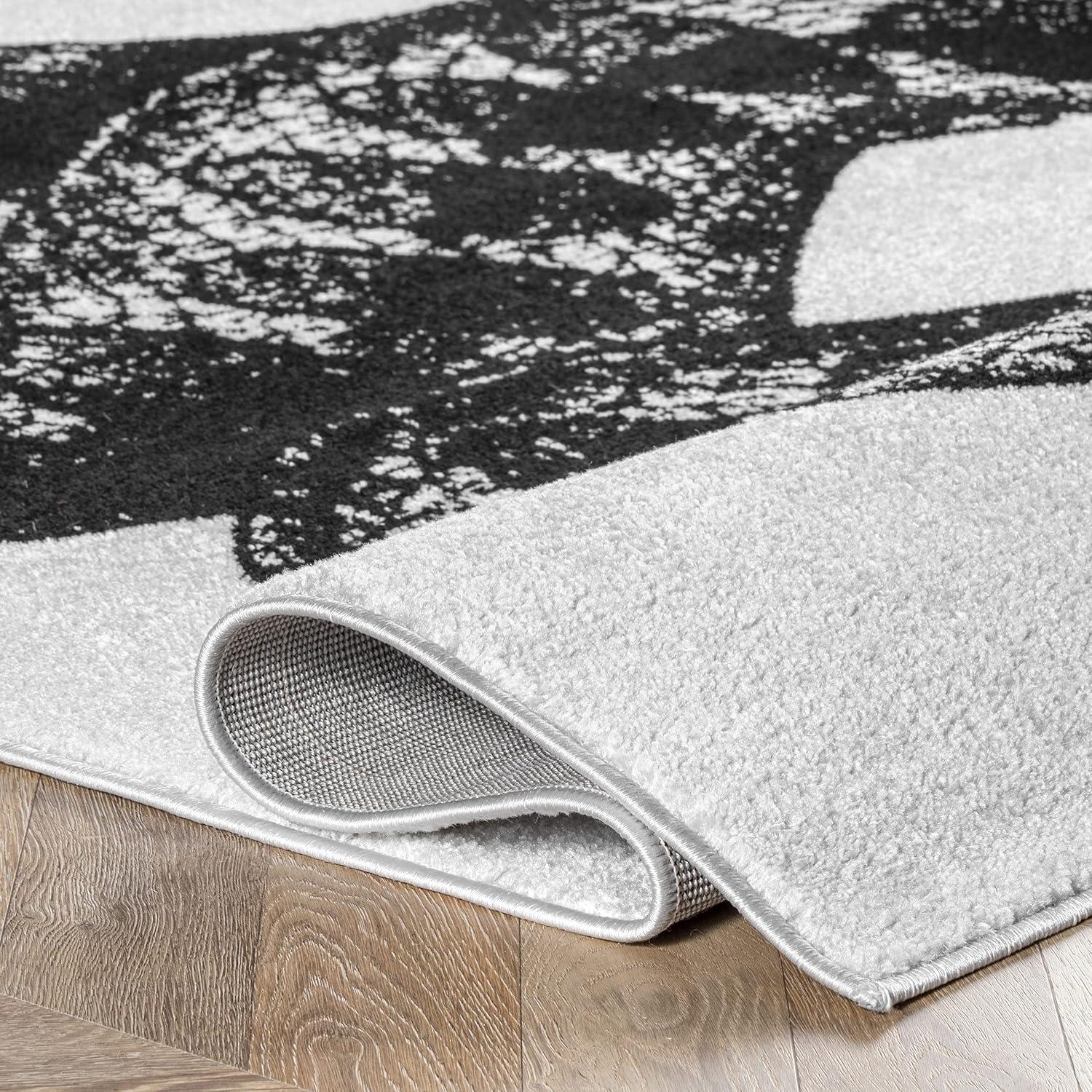 Serpentine Chic Black and White Synthetic Area Rug, 5' x 8'