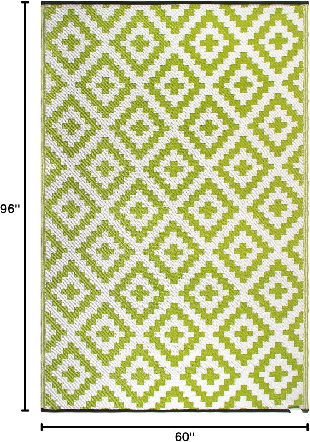 FH Home Outdoor Rug - Waterproof, Fade Resistant, Crease-Free - Premium Recycled Plastic - Geometric - Patio, Porch, Deck, Balcony - Aztec - Green & White - 5 x 8 ft