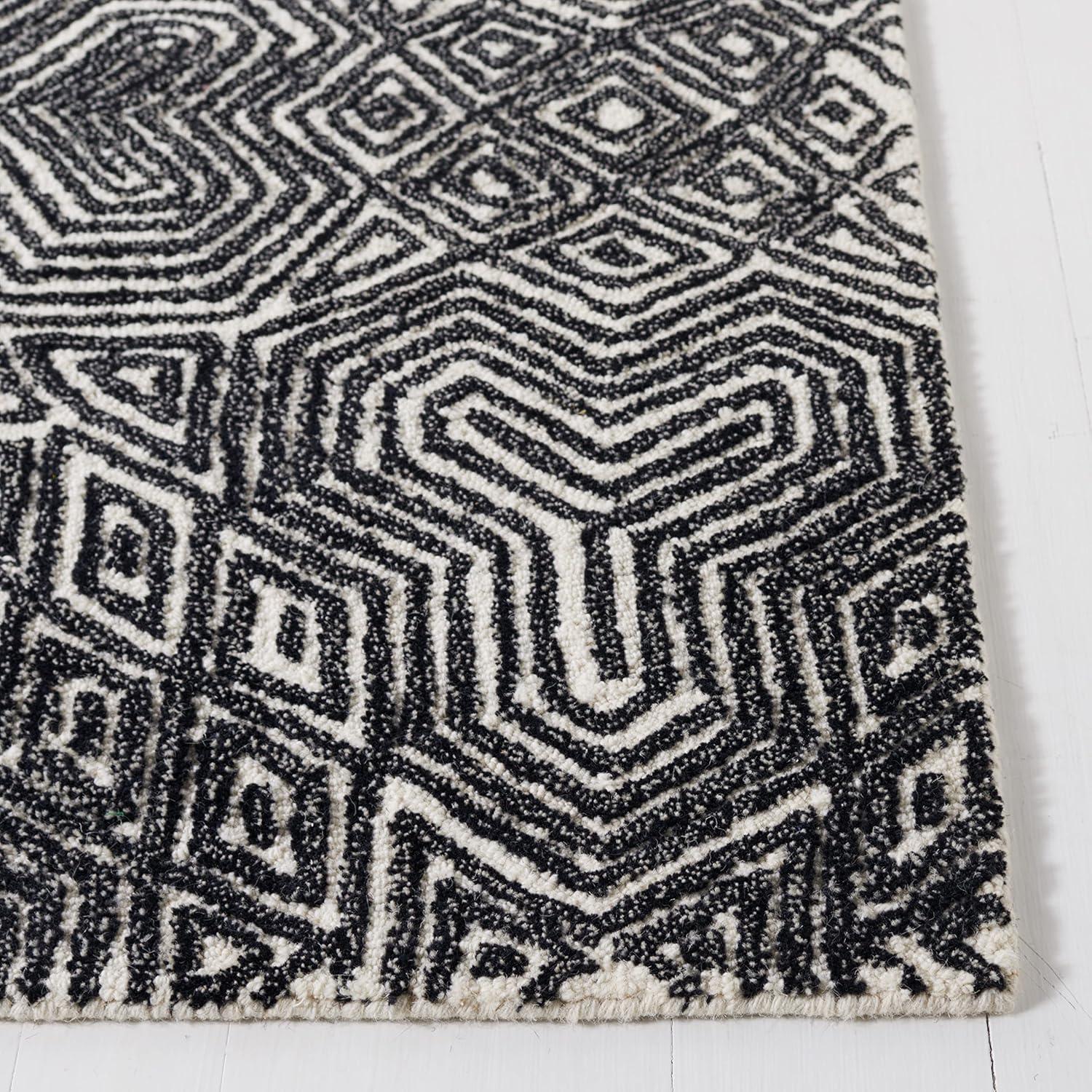 SAFAVIEH Micro-Loop Marvyn Medallion Area Rug, Ivory/Black, 5' x 5' Square
