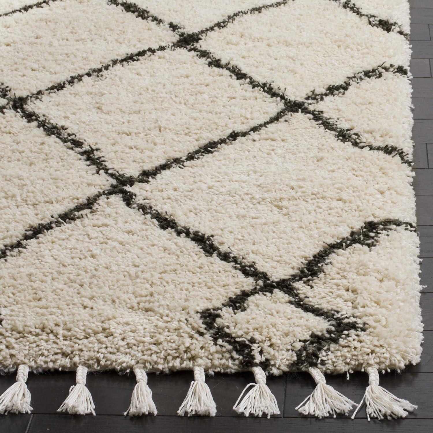 SAFAVIEH Moroccan Fringe Lavern Geometric Shag Area Rug, Cream/Charcoal, 4' x 6'