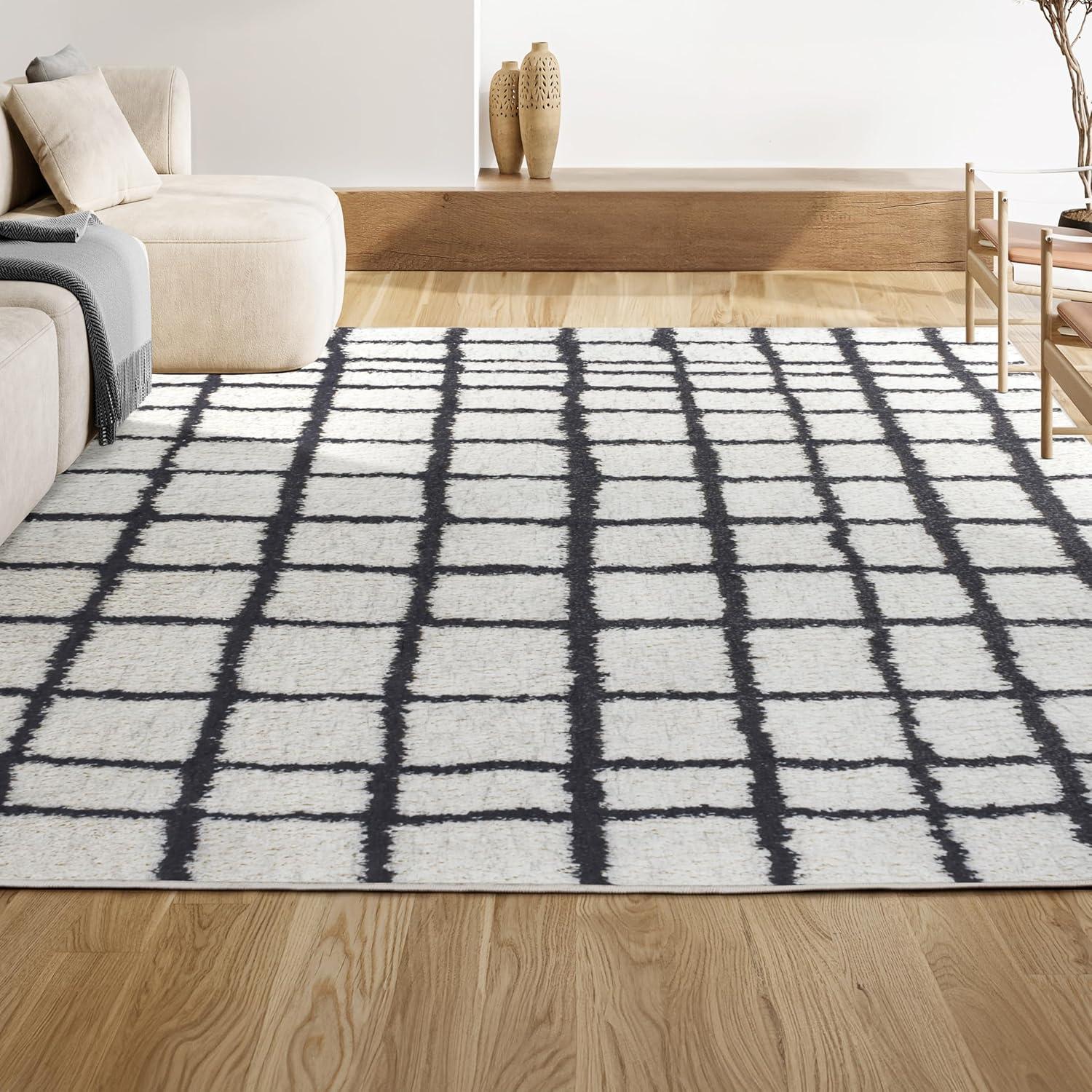 4'x6' Arenal Geometric Grid Shag Area Rug, White/Black - JONATHAN Y