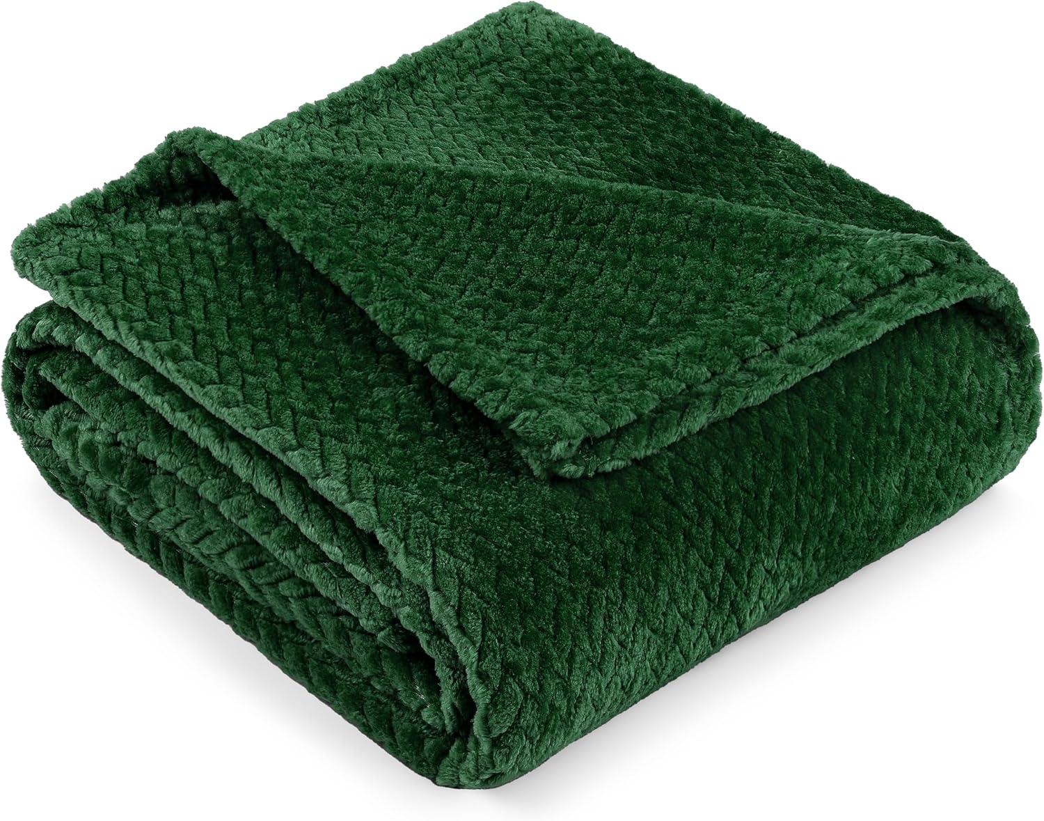 PAVILIA Lightweight Fleece Throw Blanket for Couch, Soft Warm Flannel Blankets for Bed