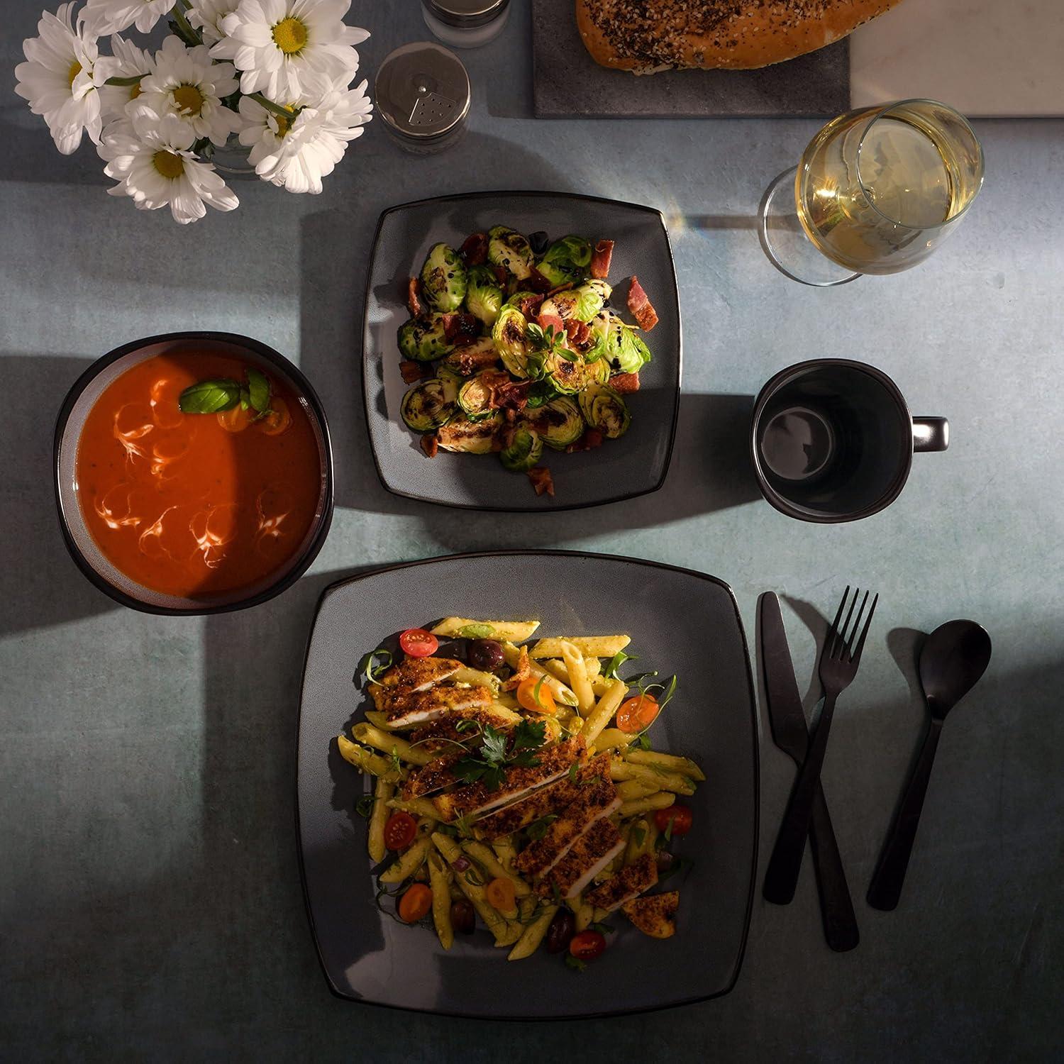 Dinnerware Set
