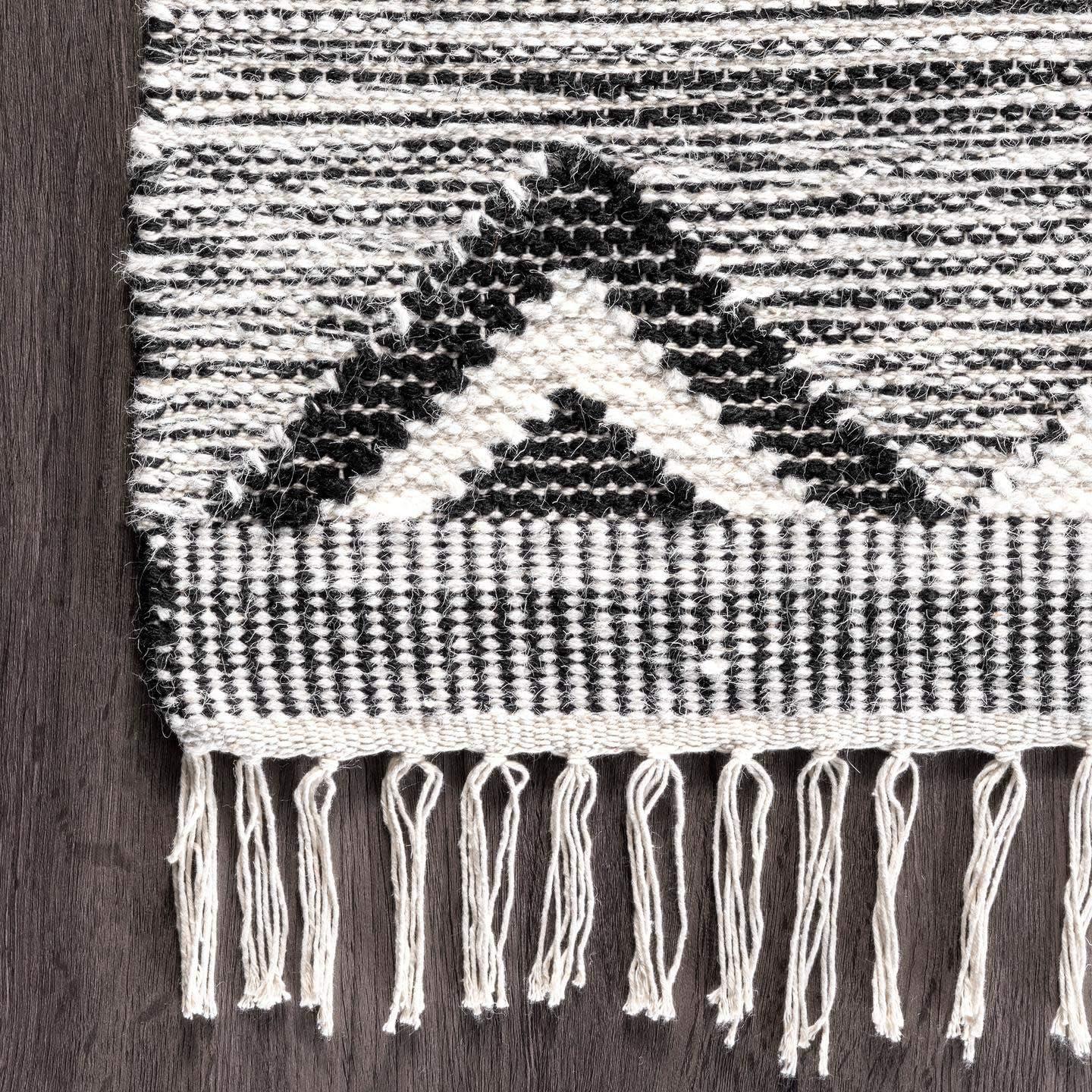 Nuloom Savannah Diamond 2x6 Wool Runner Indoor Area Rug for Living Room Bedroom Dining Room Entryway Hallway Kitchen, Black/Ivory