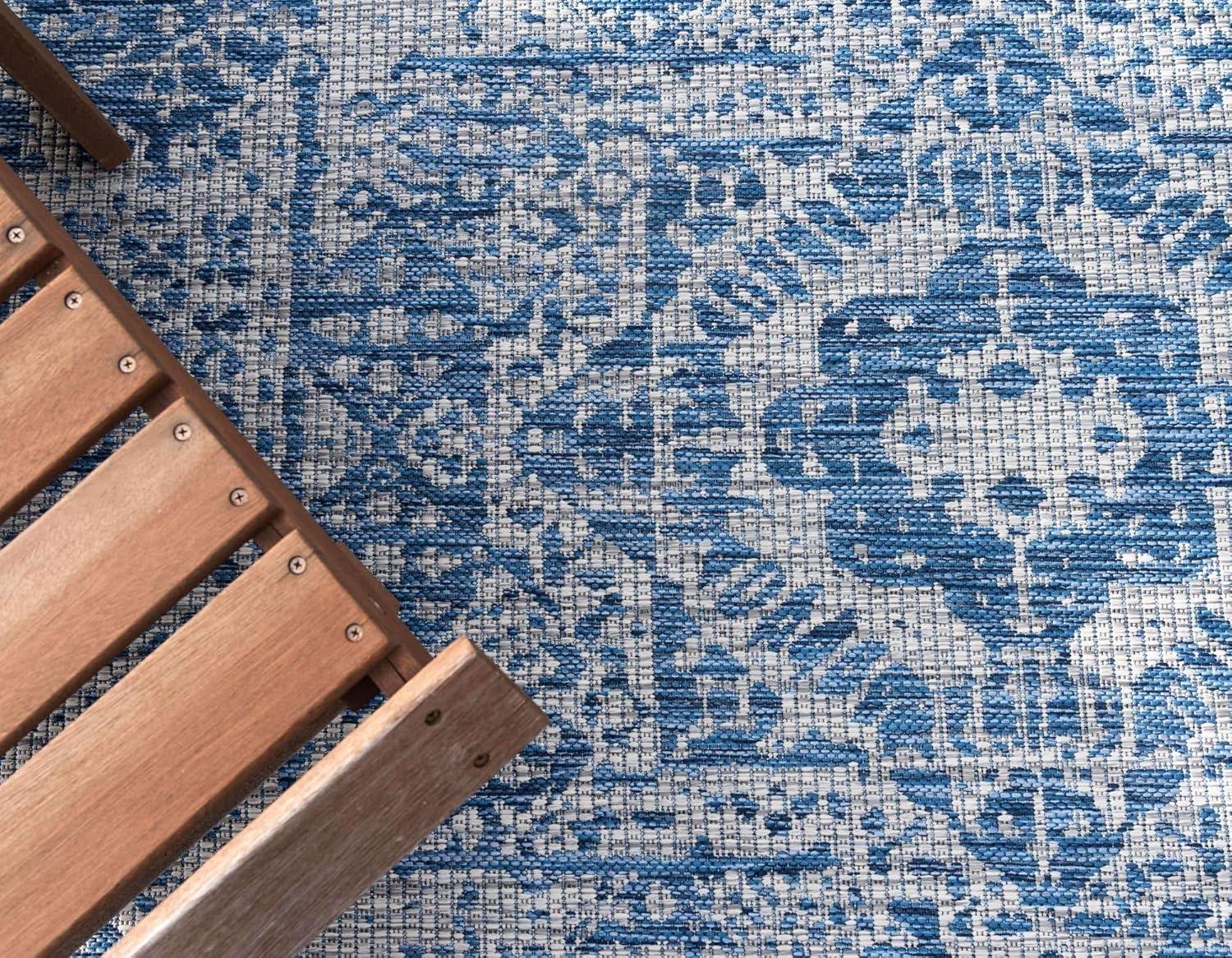Unique Loom 3' 3 x 5' 3 Rectangle Indoor/Outdoor Traditional Blue Area Rug