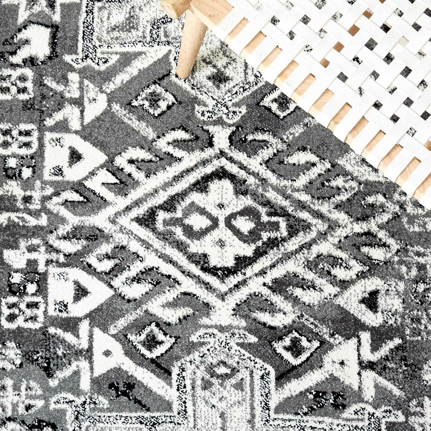 Vintage Hamadan VTH211 Power Loomed Indoor Area Rug - Grey/Ivory - 6'7"x6'7" - Safavieh
