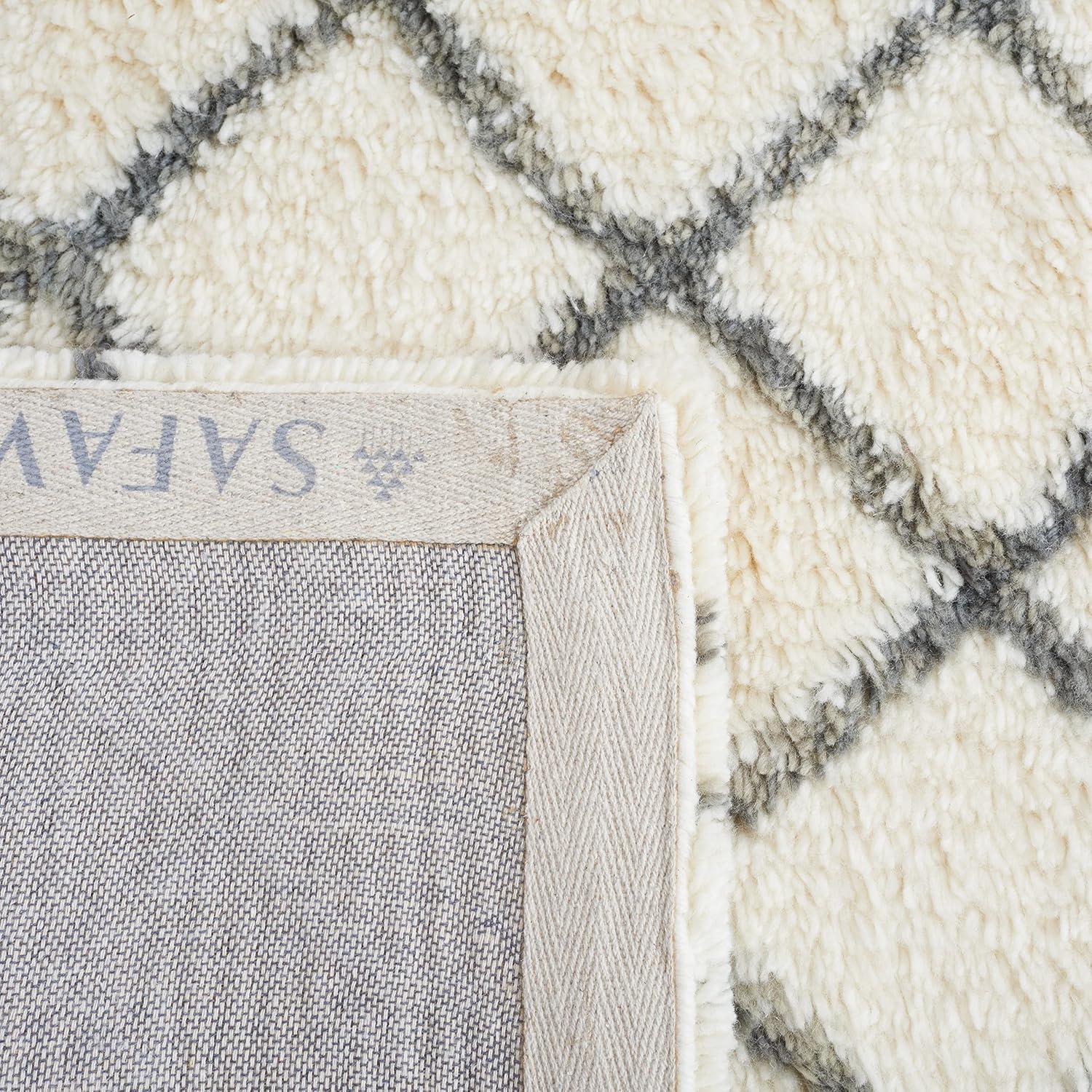 Safavieh Casablanca Contemporary Hand-Knotted Wool Runner Rug-Color:Ivory/Green,Shape:Large Rectangle,Size:8' x 10'