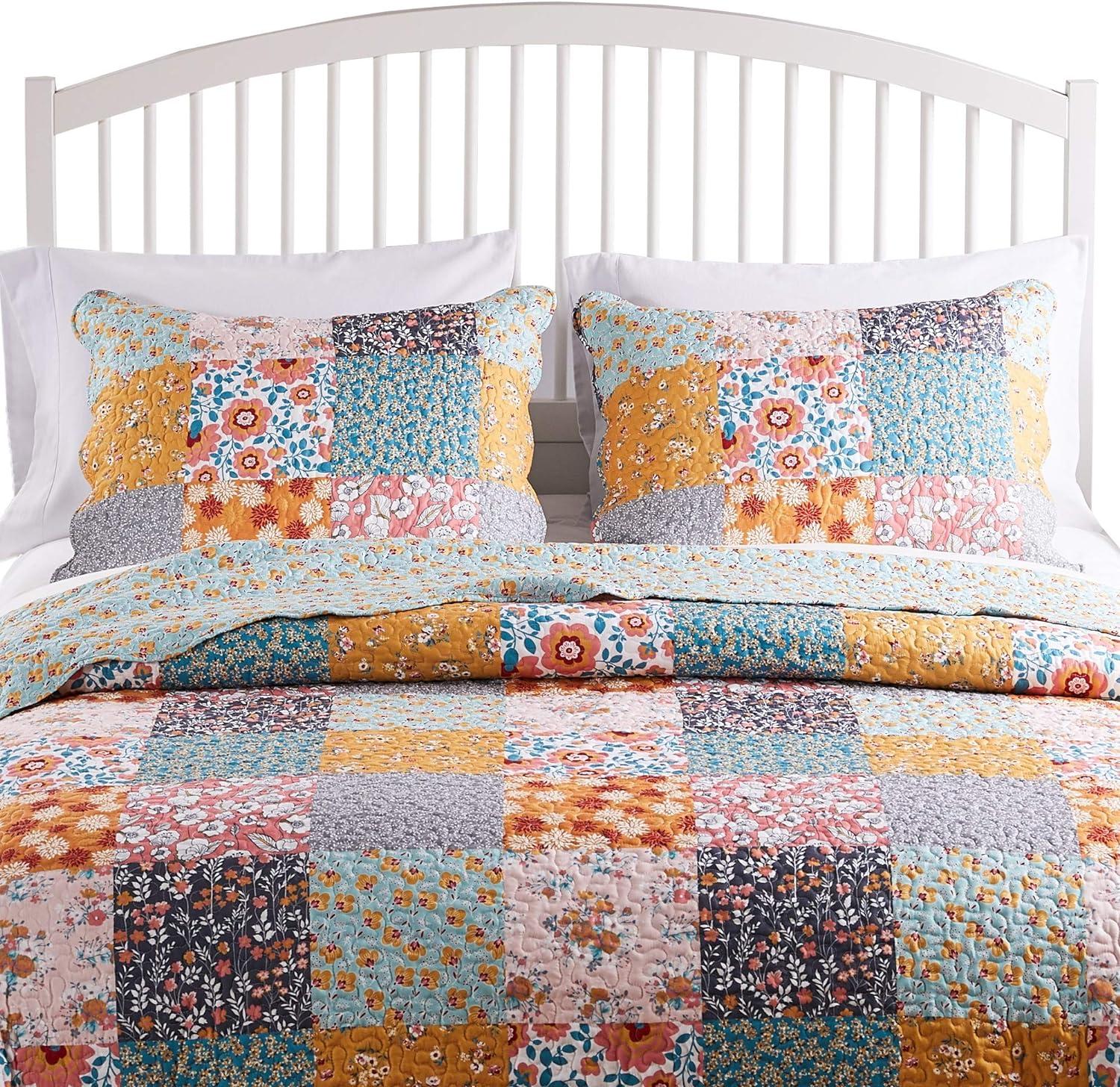 King Pink Microfiber Reversible Patchwork Quilt Set