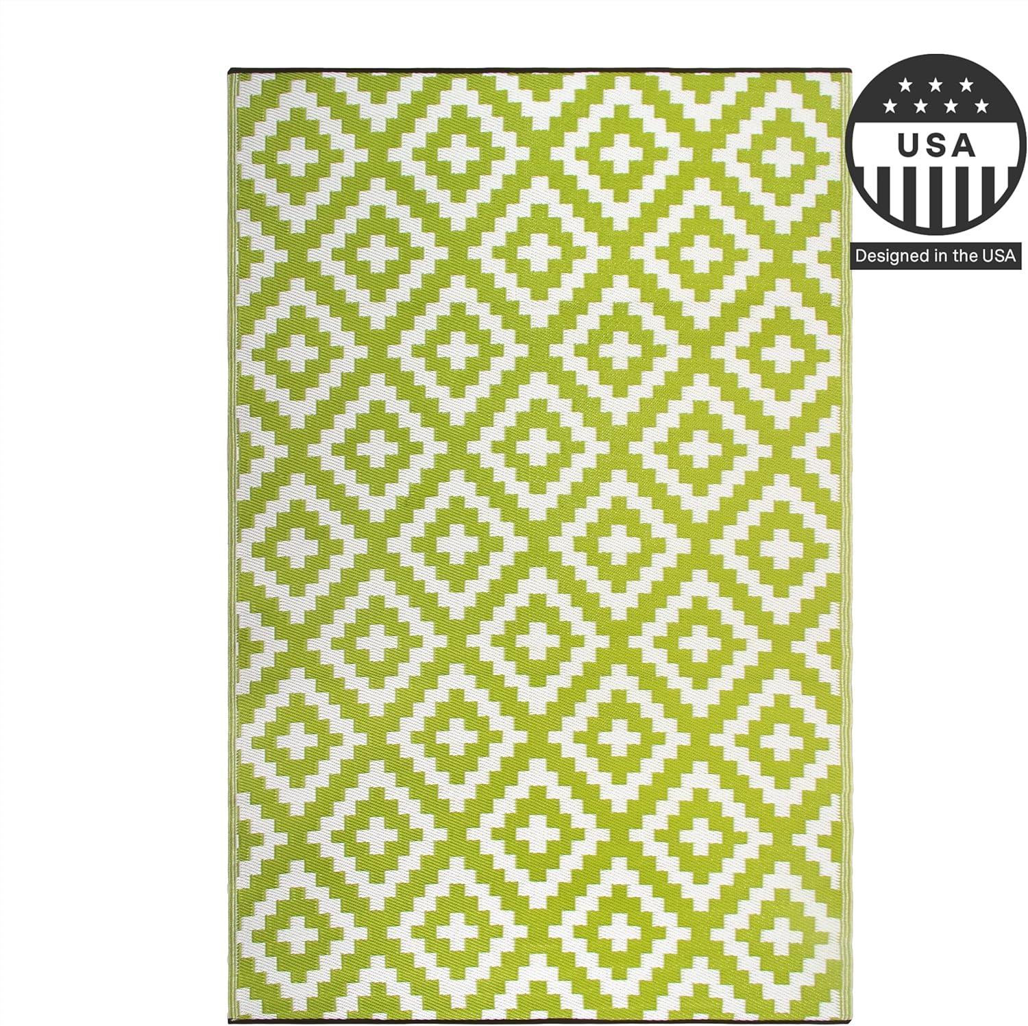 FH Home Outdoor Rug - Waterproof, Fade Resistant, Crease-Free - Premium Recycled Plastic - Geometric - Patio, Porch, Deck, Balcony - Aztec - Green & White - 5 x 8 ft