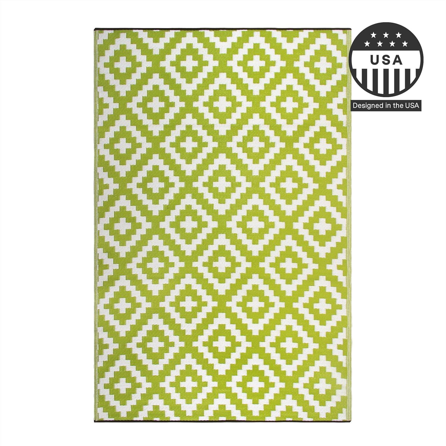 FH Home Outdoor Rug - Waterproof, Fade Resistant, Crease-Free - Premium Recycled Plastic - Geometric - Patio, Porch, Deck, Balcony - Aztec - Green & White - 5 x 8 ft