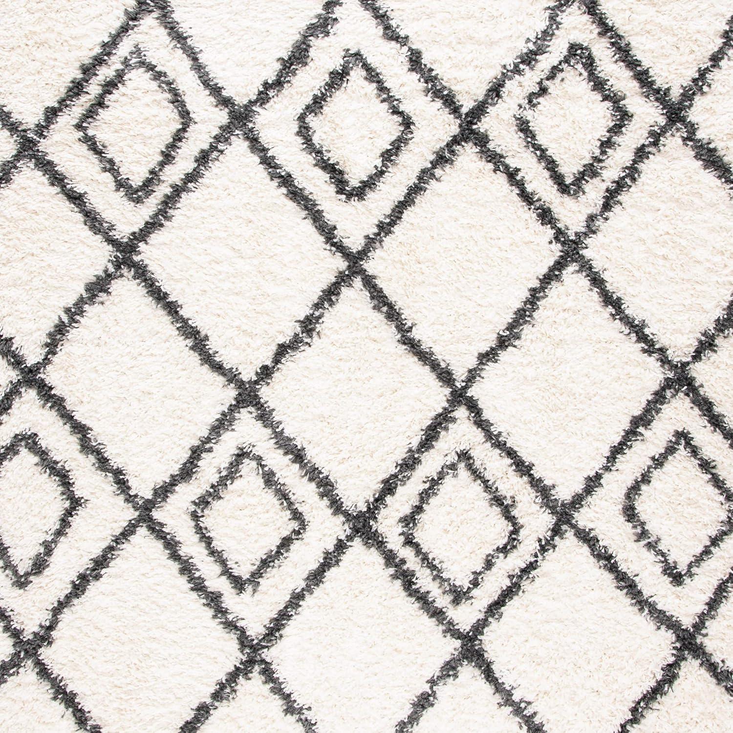 SAFAVIEH Moroccan Tassel Shag Comhgham Geometric Area Rug, Ivory/Dark Grey, 5'3" x 7'6"