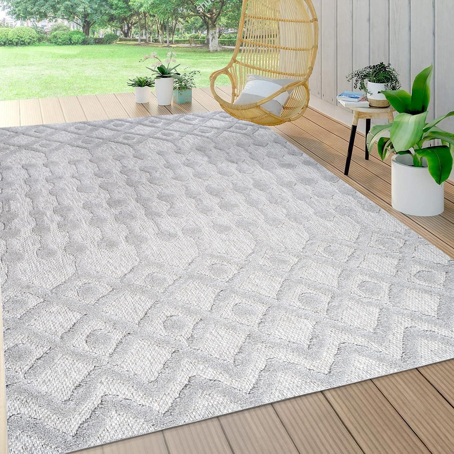 Peralta Moroccan Diamond Indoor/Outdoor Area Rug - JONATHAN Y