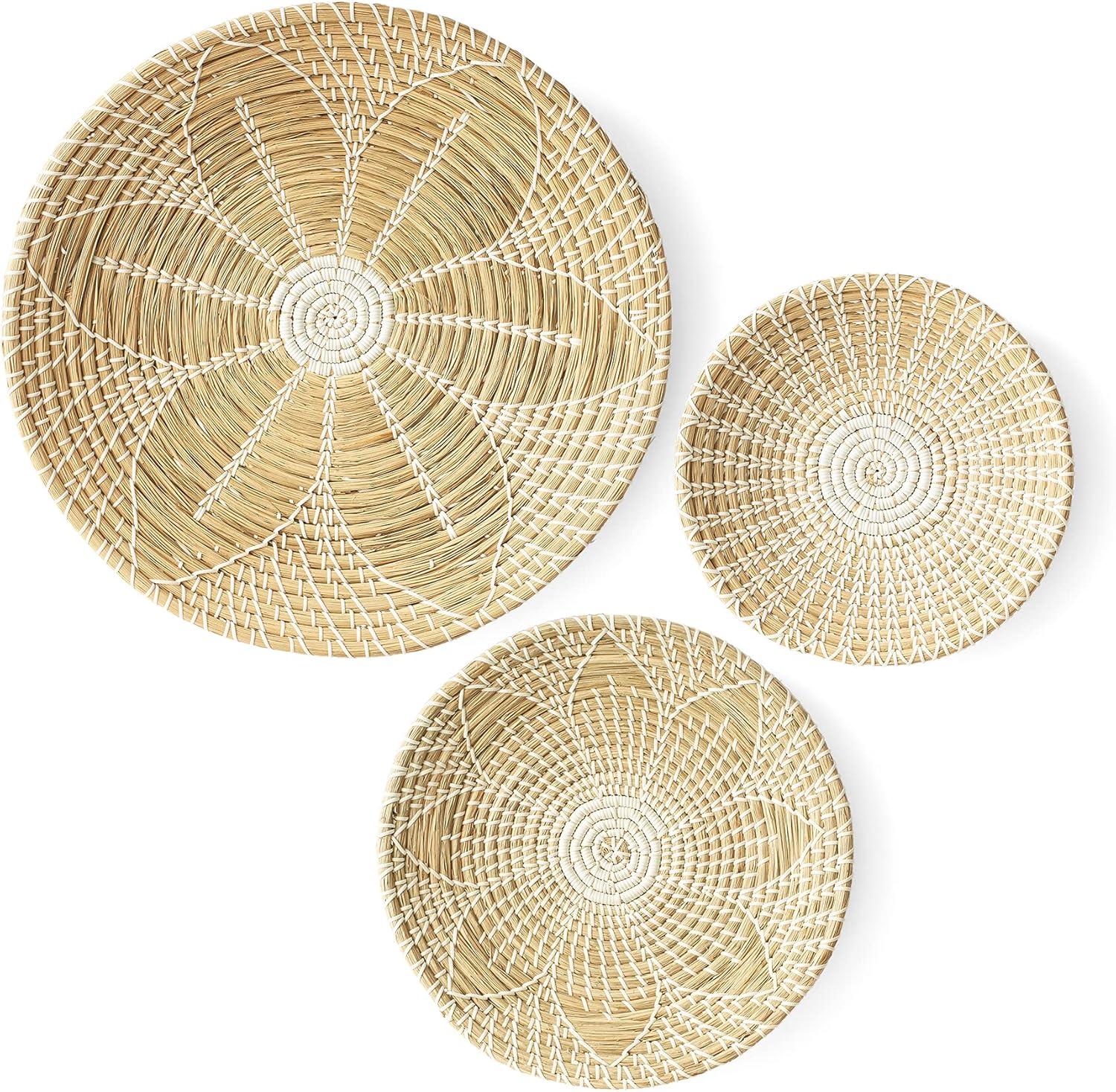 Artera Boho Wicker Wall Baskets Decor - Set of 3 Oversized, Hanging Natural Woven Seagrass Flat Basket, Round Decorative Wall Basket Decor for Living Room or Bedroom, Unique Wall Art