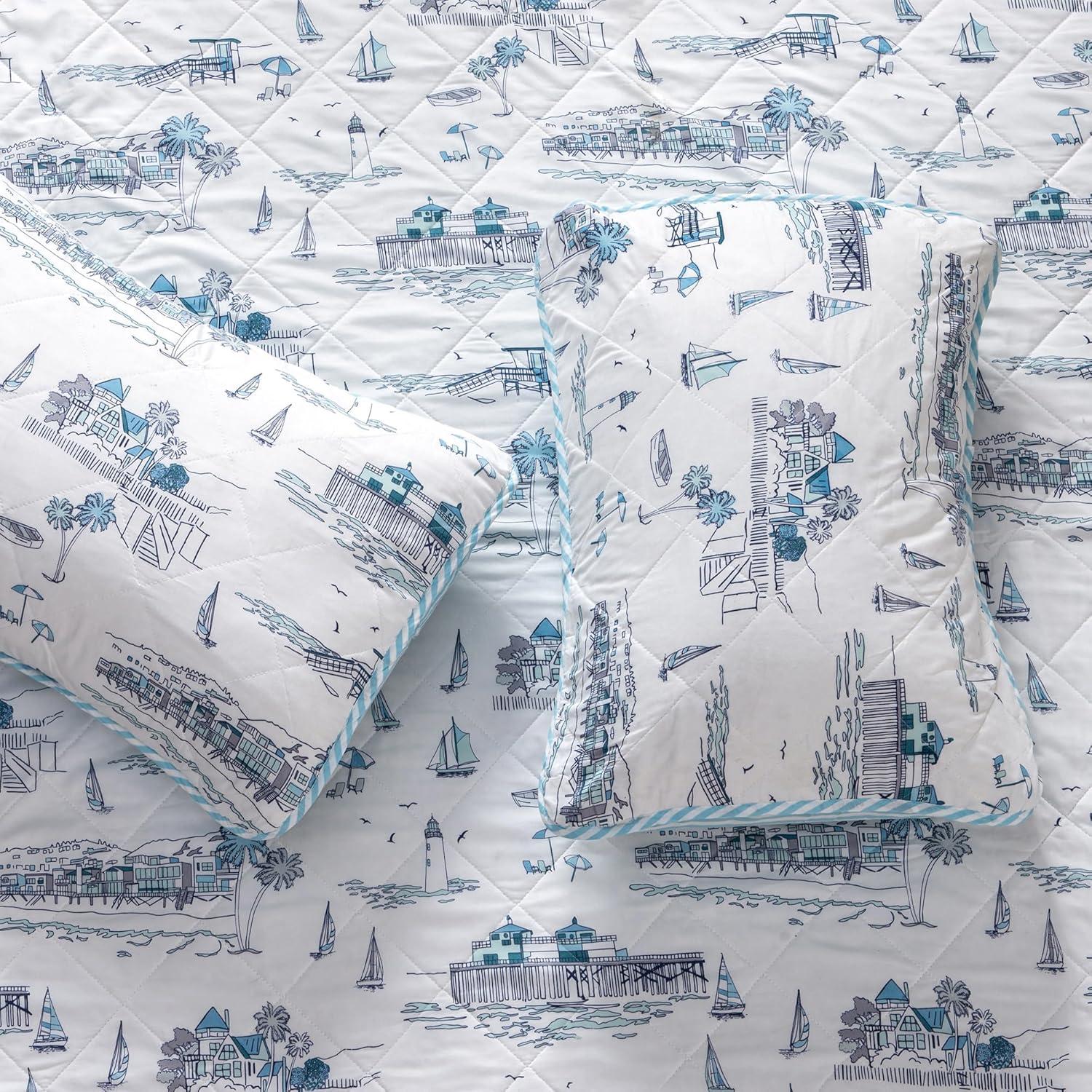 Great Bay Home Coastal Toile Reversible Reversible Quilt Set With Shams  (Full / Queen, Cape Elizabeth)