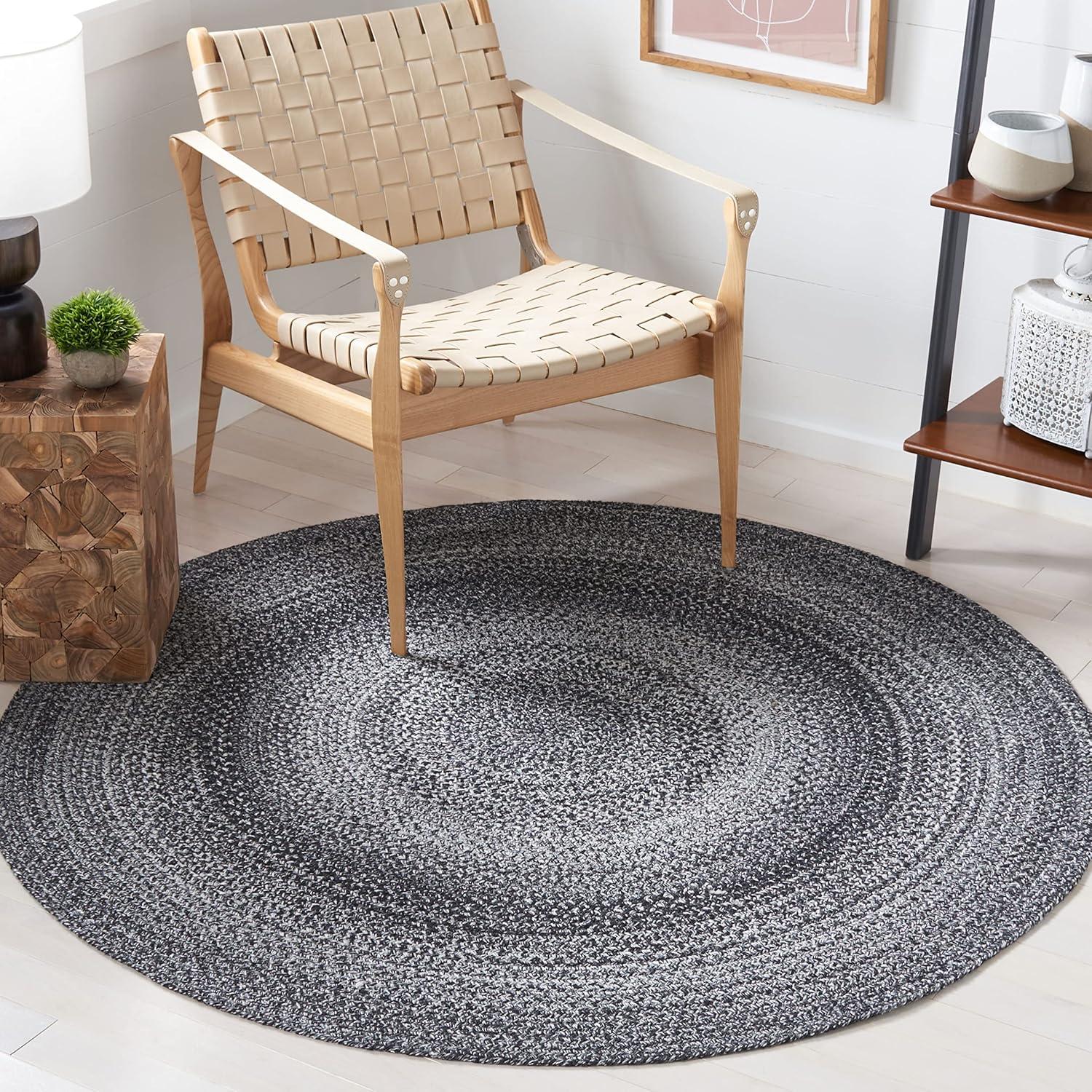 Braided BRD804 Hand Woven Area Rug - Black/Ivory - 4' round - Safavieh.