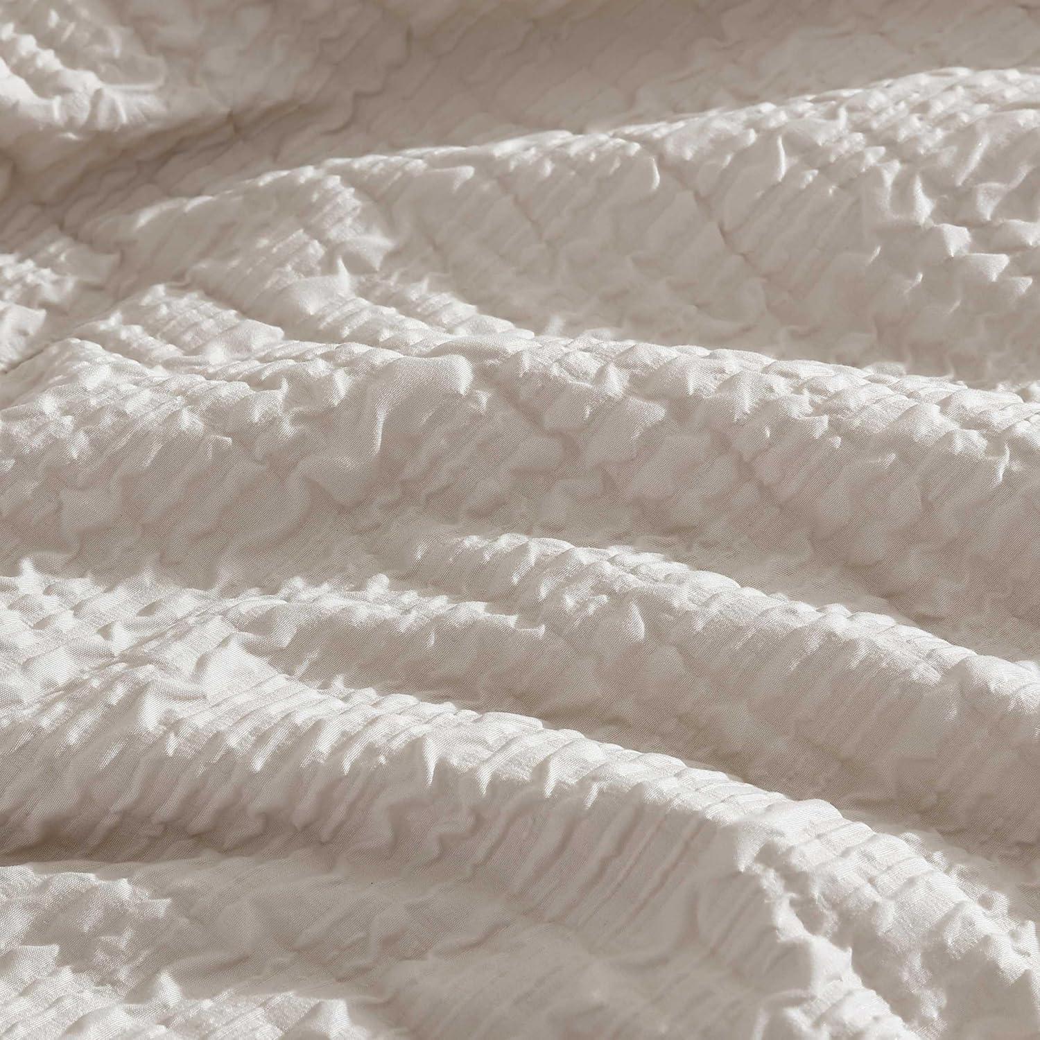 Kenneth Cole Serenity Wavy Lines Beige Comforter Set
