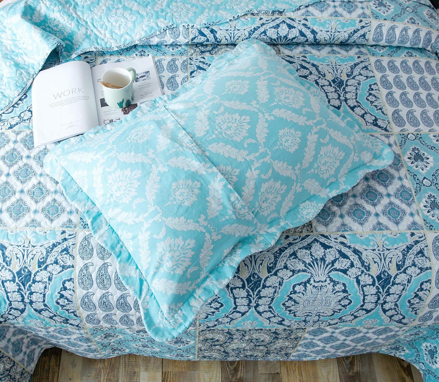 Light Blue Paisley Twin Quilt Set with Pillow Shams