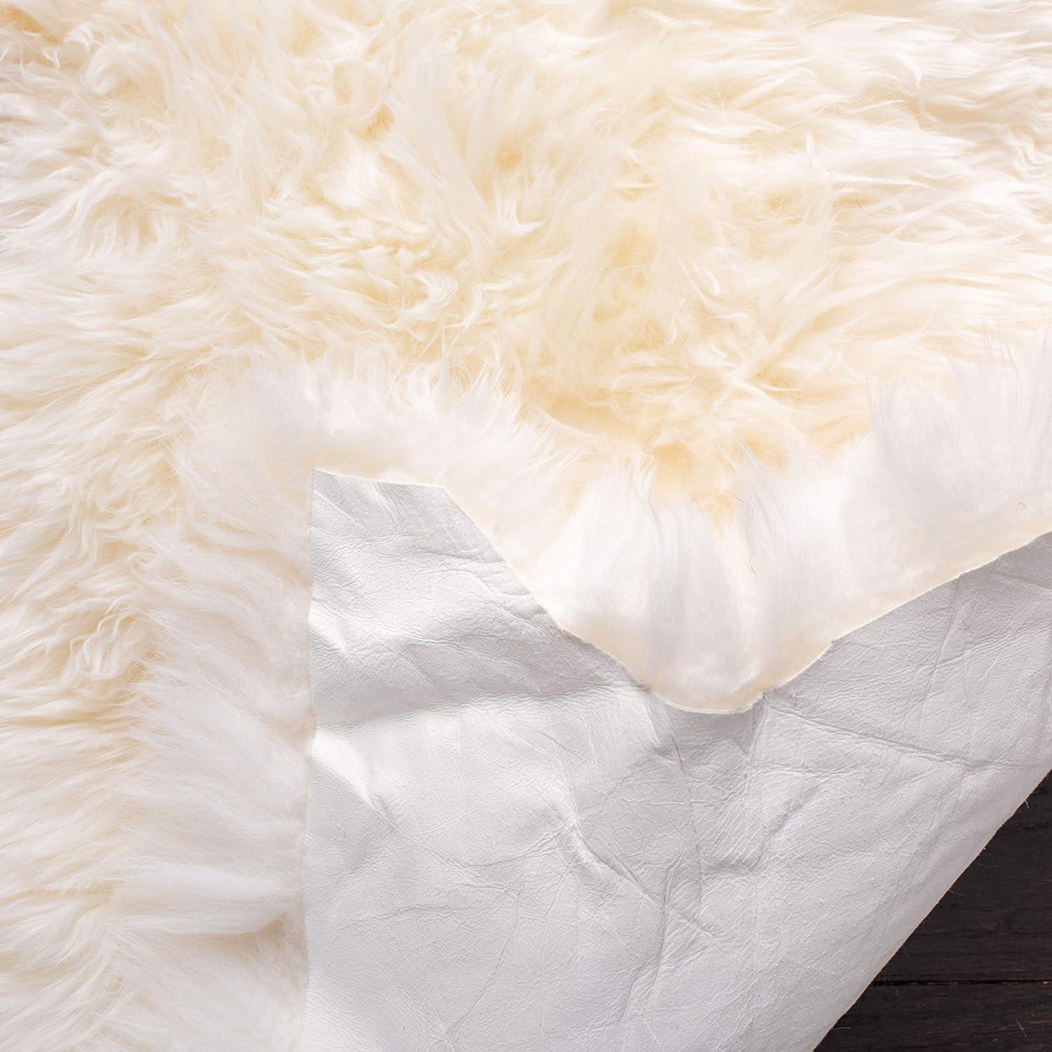 Safavieh SHS121A Sheep Skin White