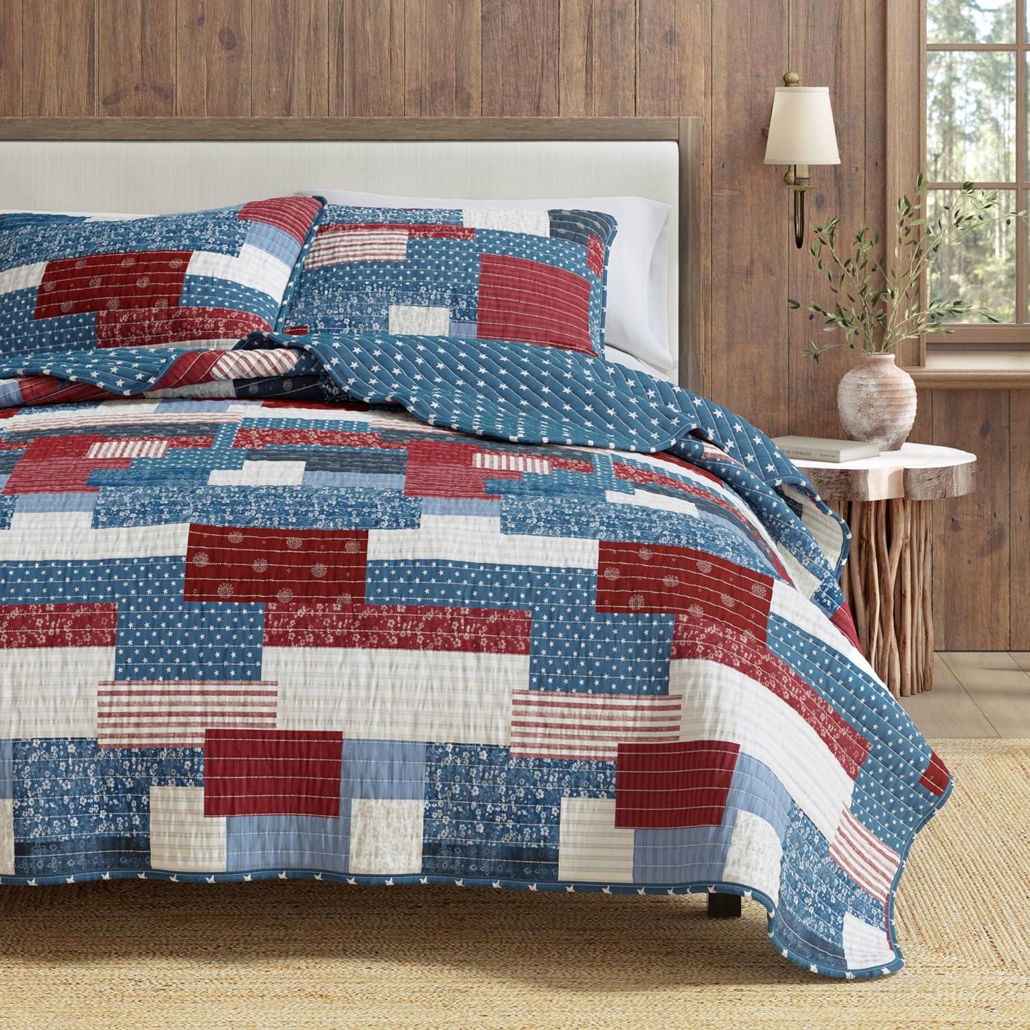 FreshFolds Green Forest Reversible Lodge Quilt Set with Shams