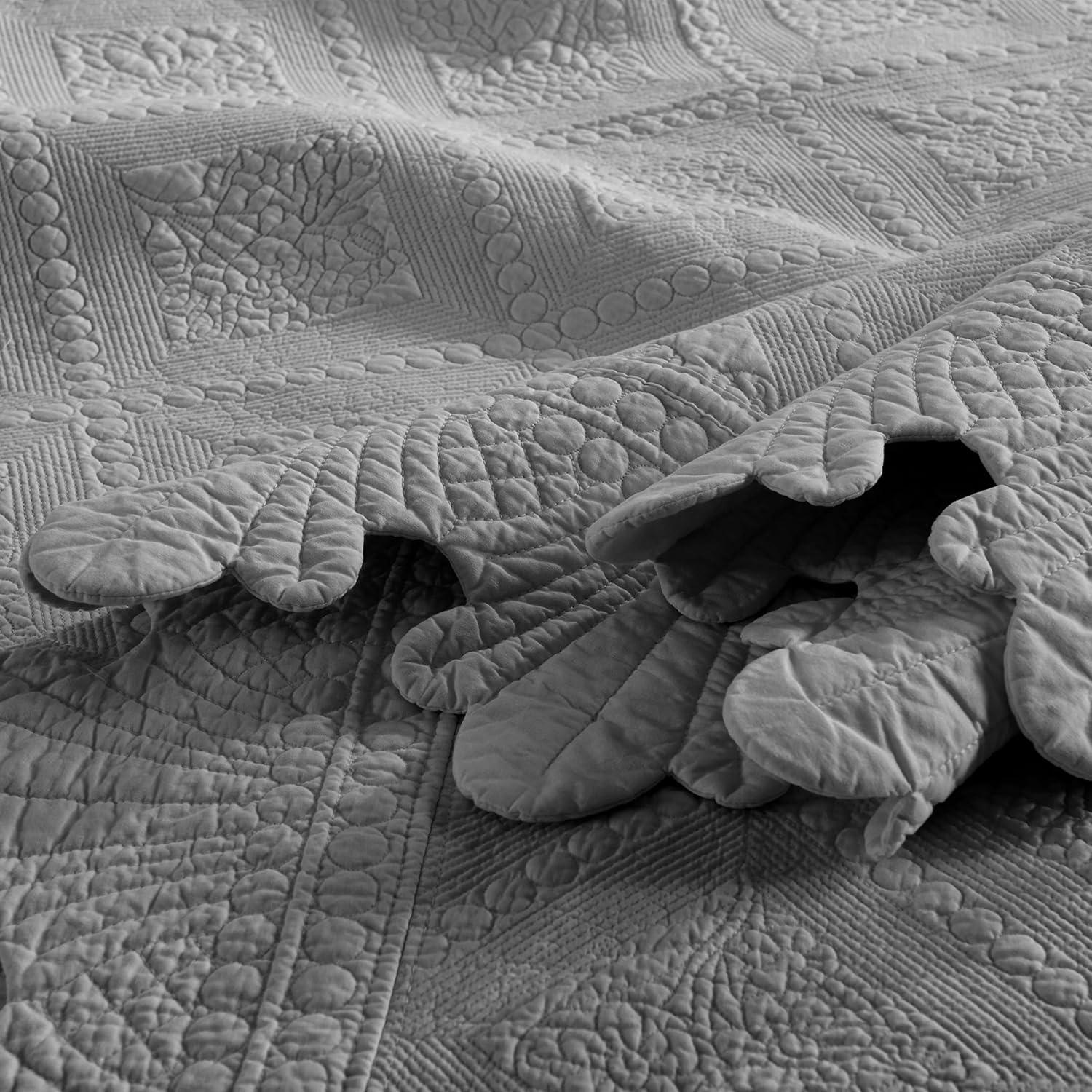 MarCielo Tkembroidery Cotton Abstract Quilt Set