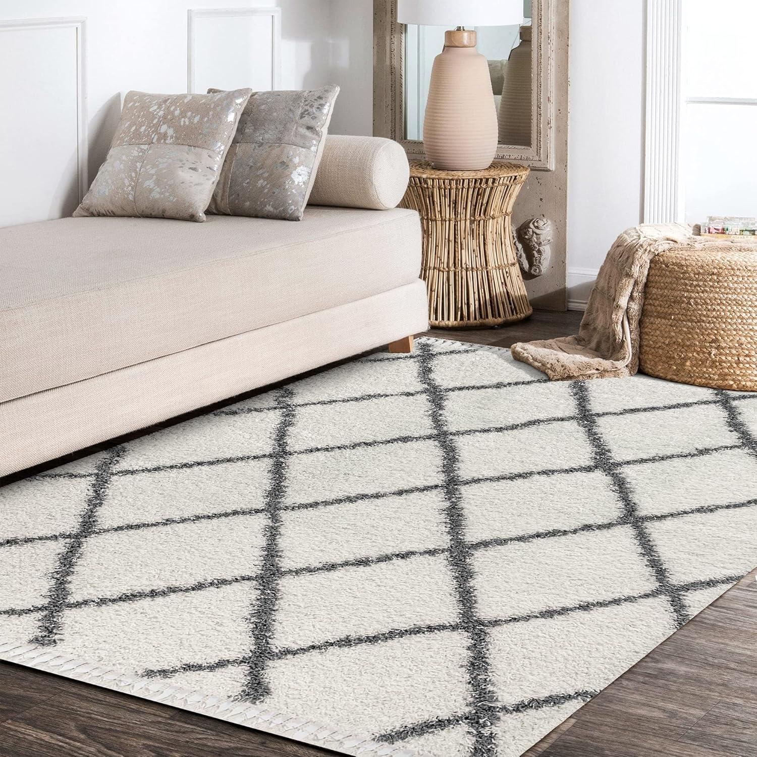 Reversible Moroccan Geometric Trellis Grey/Cream Shag Rug - 3x5 Feet