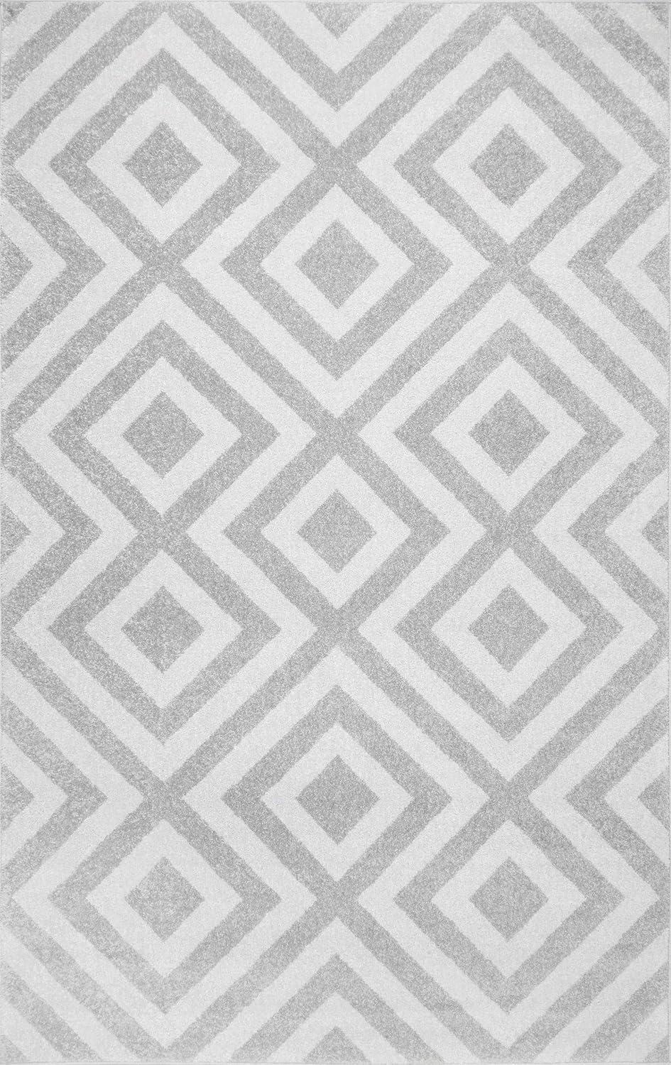 Reversible Geometric Light Gray Synthetic Rug, 3' x 5'