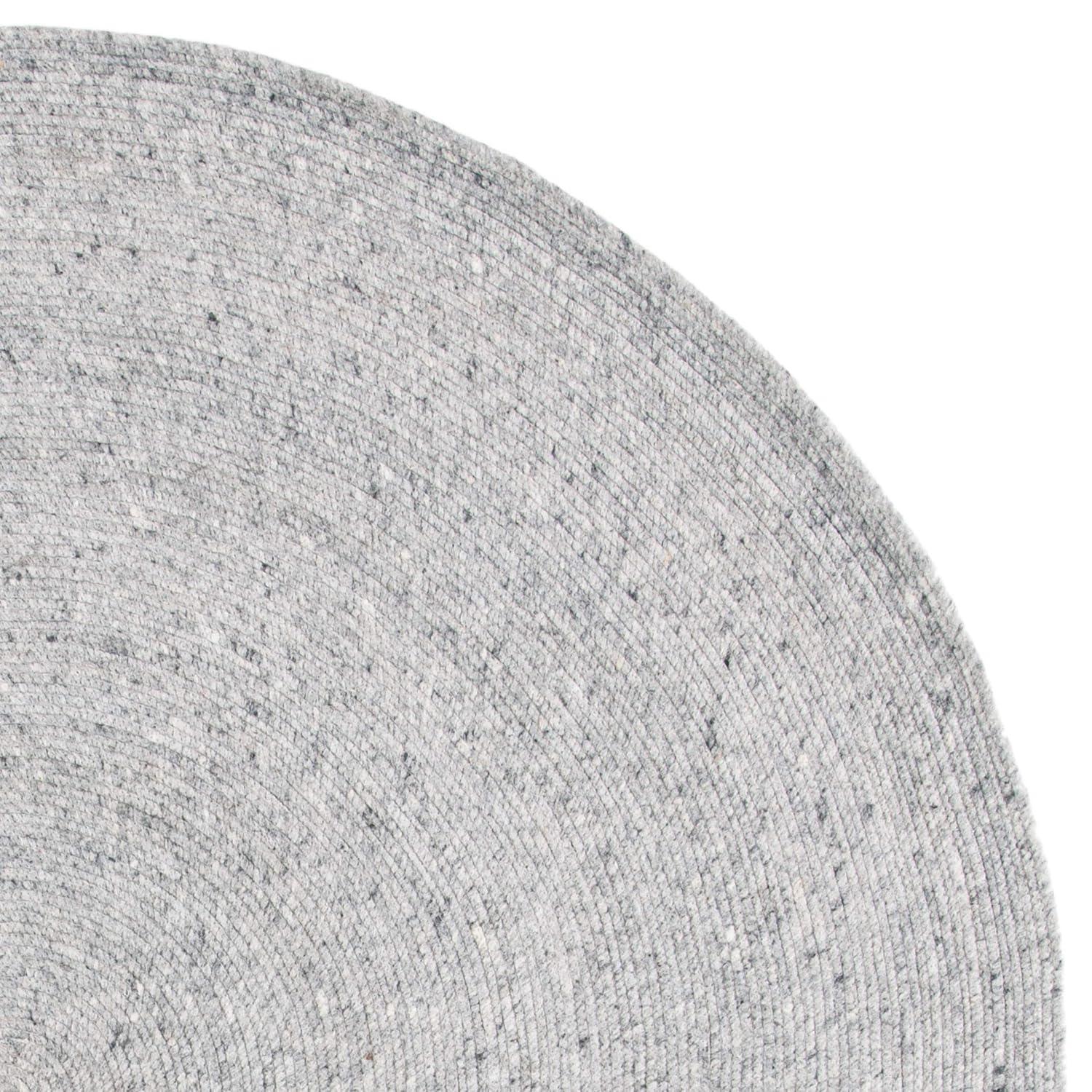 Braided BRD901 Hand Woven Indoor Area Rug - Grey - 4' Round - Safavieh