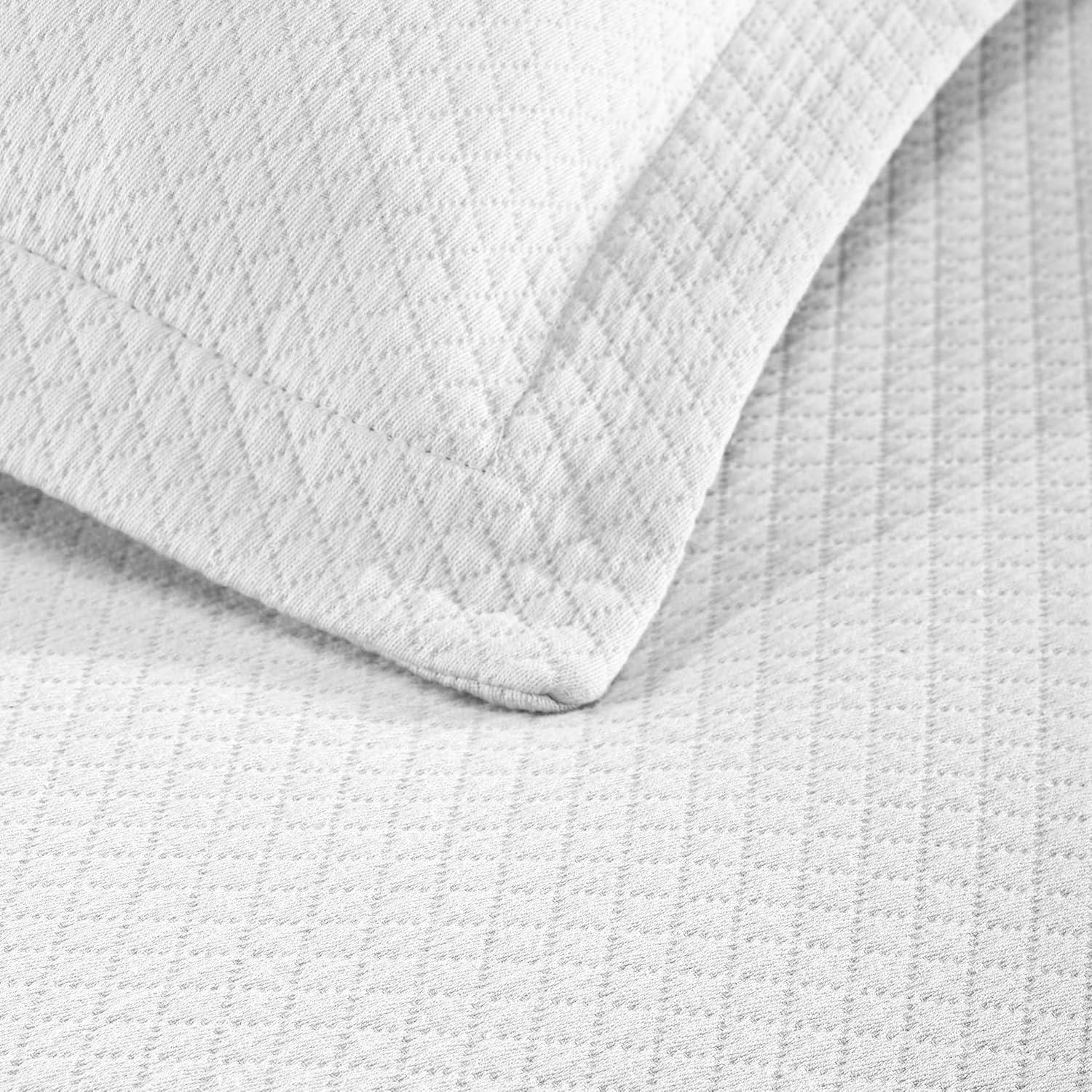 Superior Solitaire Cotton Decorative Bedspread and Sham Set, Queen, White