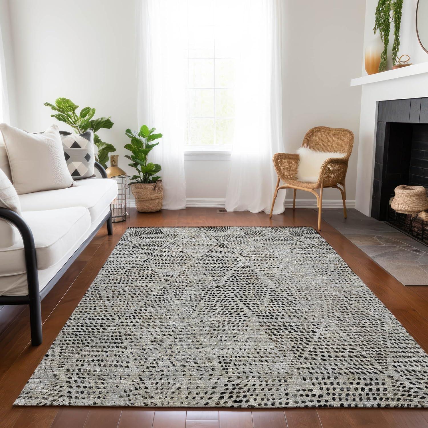 Gray Diamond Pattern Machine Washable Indoor Outdoor Rug