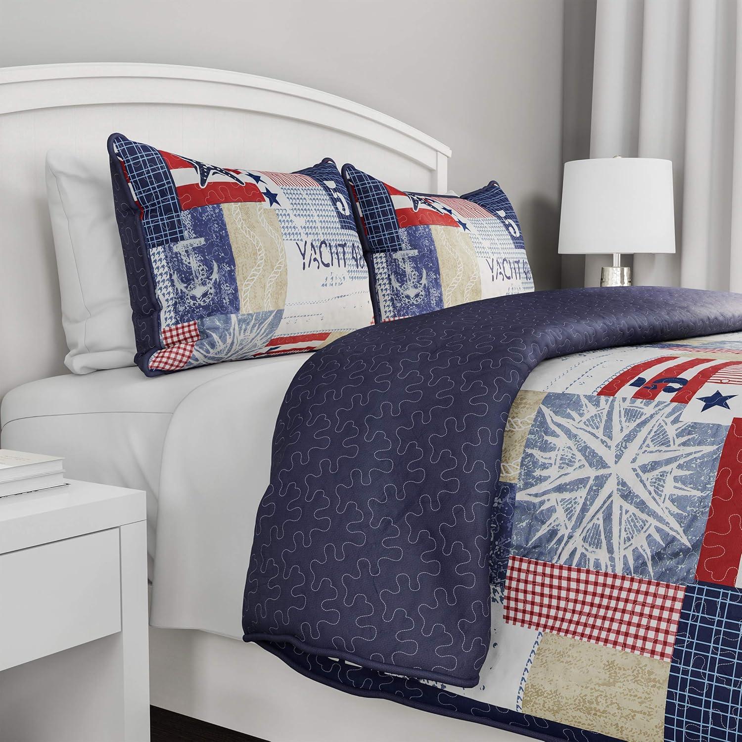 Lavish Home Quilt Set - Nautical Americana Patchwork Print All-Season Soft Microfiber Bedding with Pillow Sham
