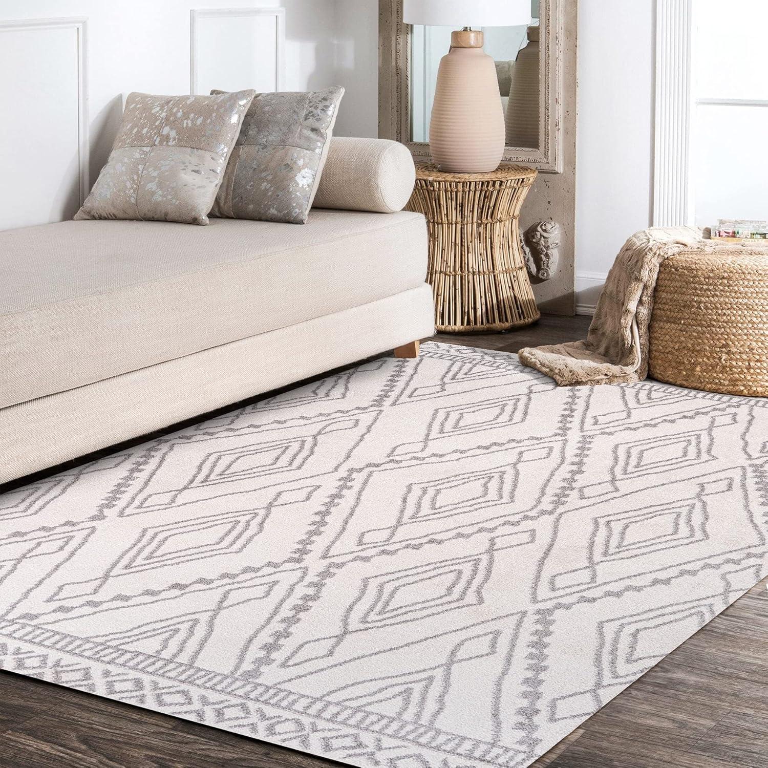 Rih Moroccan Style Diamond Area Rug  - JONATHAN Y