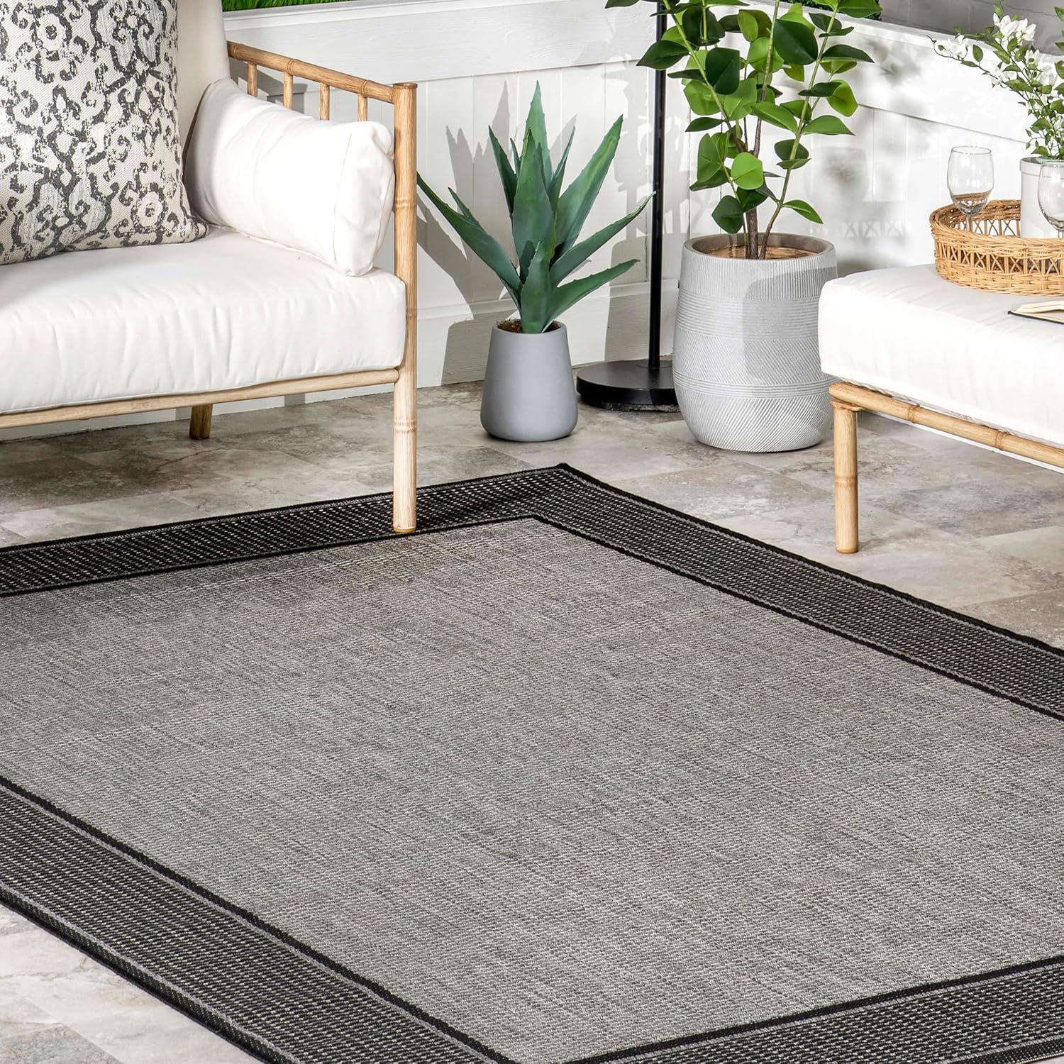 Nuloom Gris Bordered 10 Square Indoor/Outdoor Area Rug for Living Room Patio Deck Front Porch Kitchen, Grey/Black