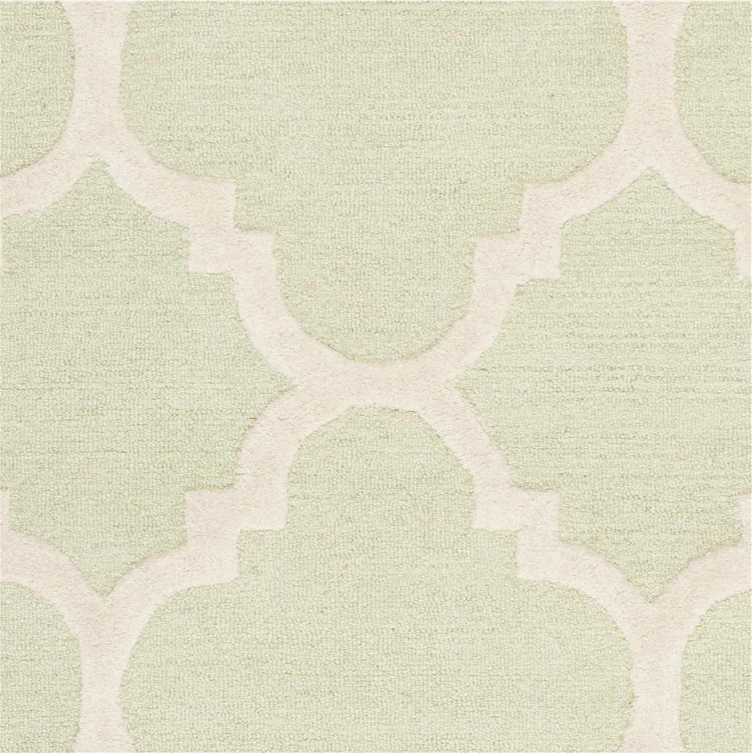 SAFAVIEH Cambridge Justine Geometric Quatrefoil Wool Area Rug, Light Green/Ivory, 5' x 8'