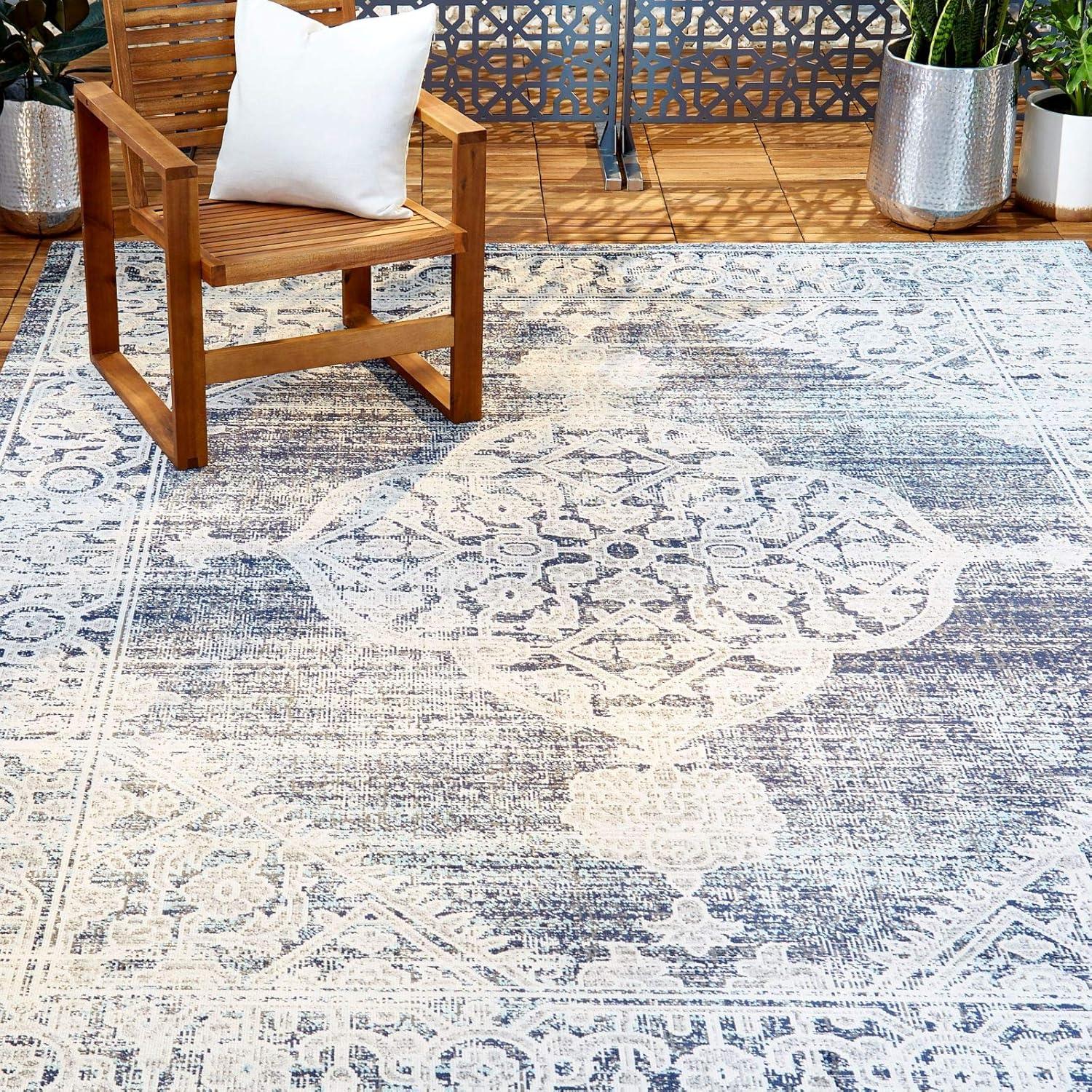 Navy Blue and Ivory Medallion Indoor/Outdoor Area Rug