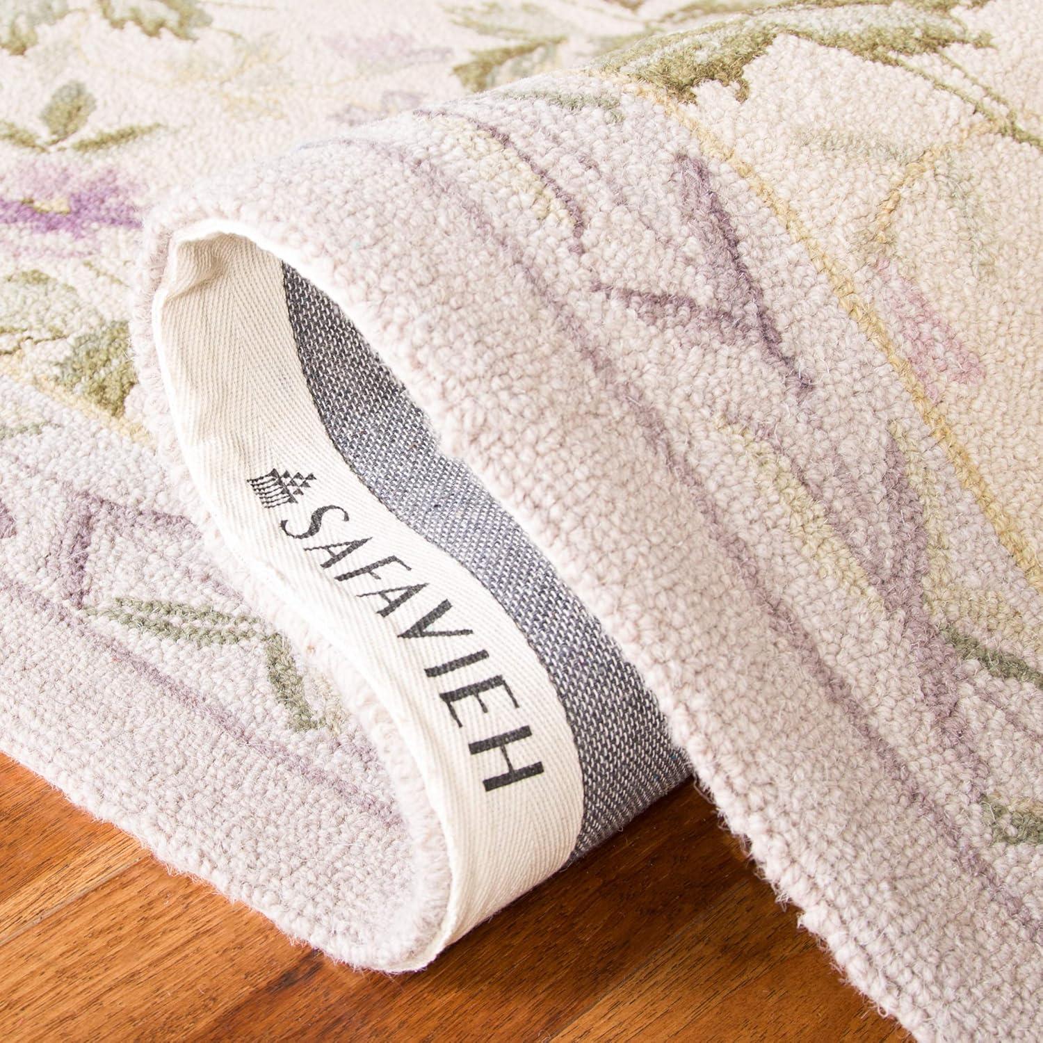 Safavieh Hand Hooked Wool Pile Floral Rug