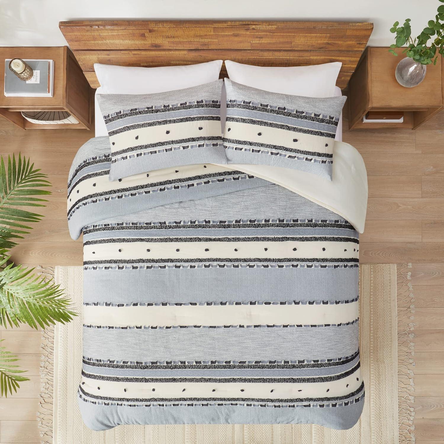 Hyde Lane Boho Blue King Comforter Set ，Modern Farmhouse Tufted Bedding Sets, Cotton Top with Neutral Rustic Style Clipped Jacquard Stripes, 3-Pieces Including Matching Pillow Shams (104x90 Inches)
