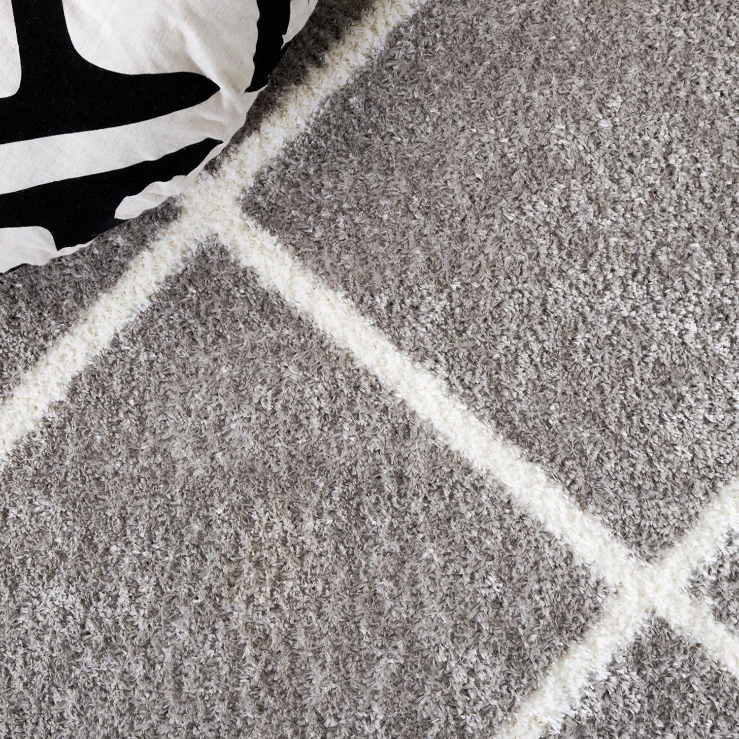 Tahoe Shag THO676 Power Loomed Indoor Area Rug - Grey/White - 9'x12' - Safavieh