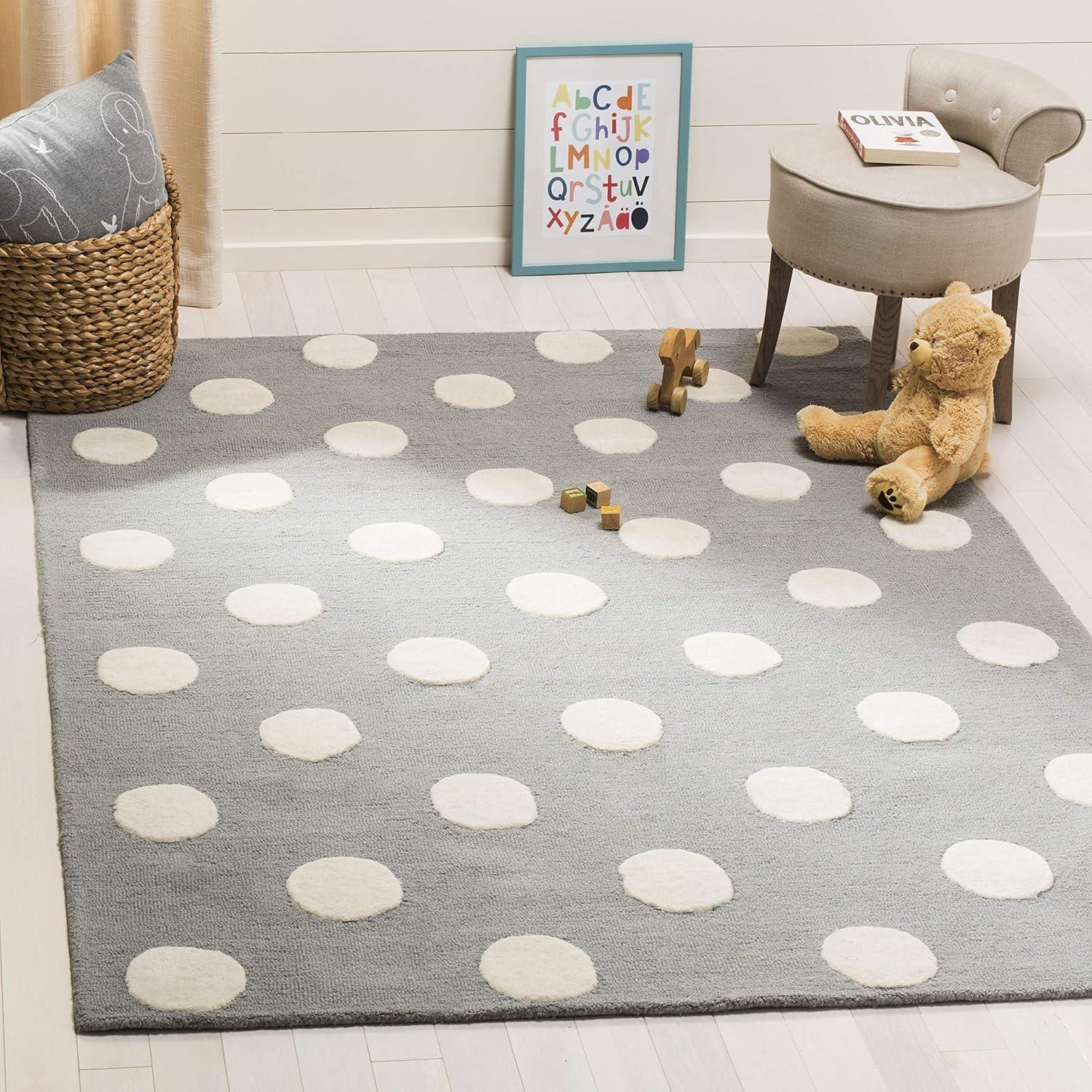 Safavieh Kids Polka Dots SFK904 Hand Tufted Indoor Accent Rug - Grey/Ivory - 4'x6' - Safavieh