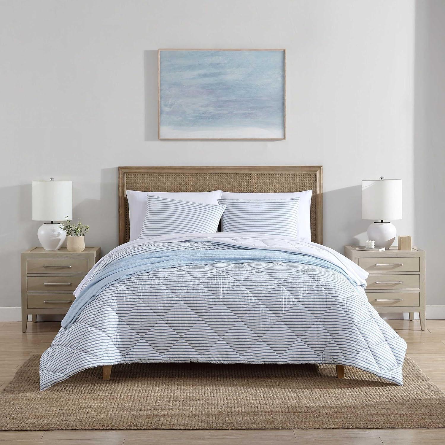 Windsor Blue/White Reversible Comforter Set