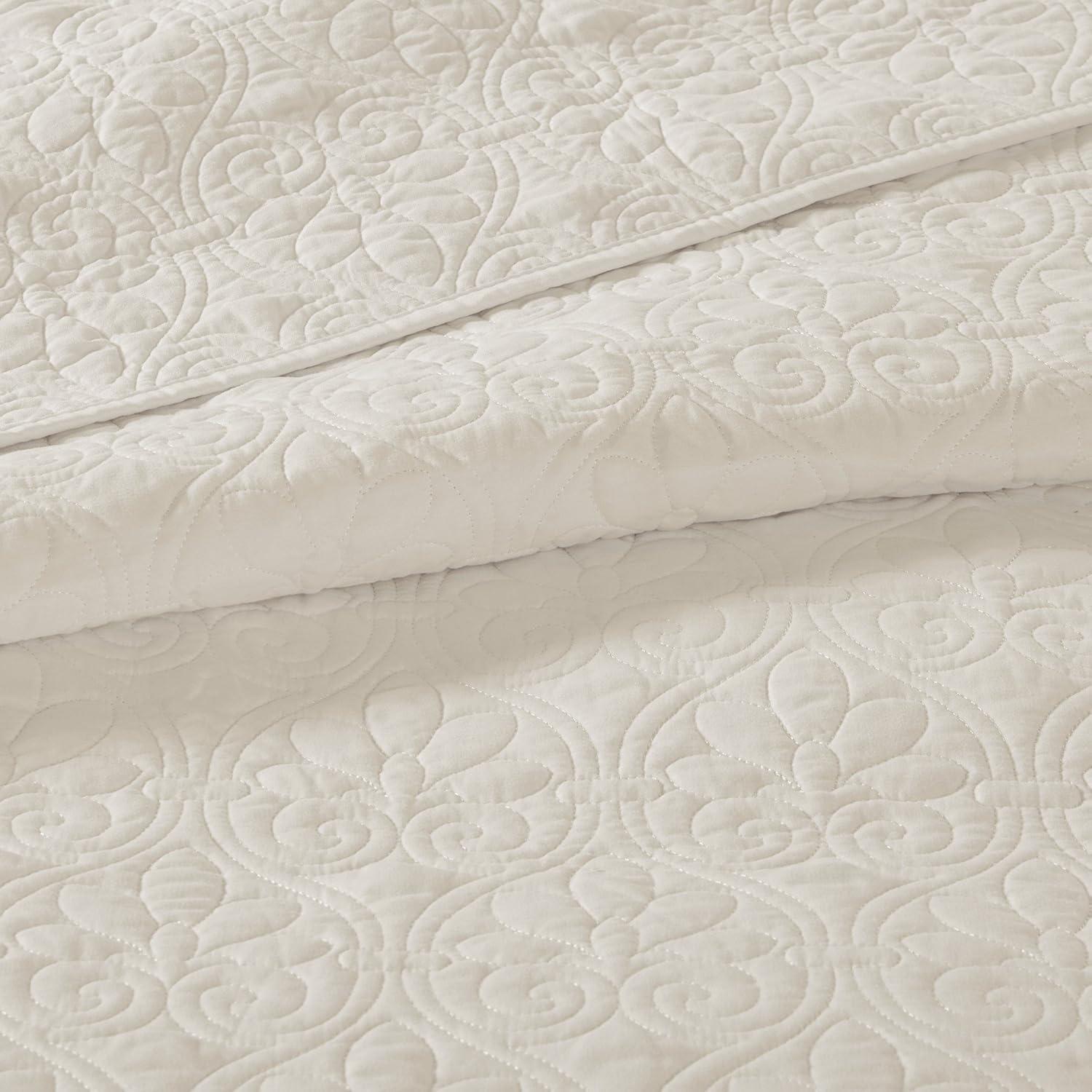 Madison Park Quebec Reversible Quilt Set