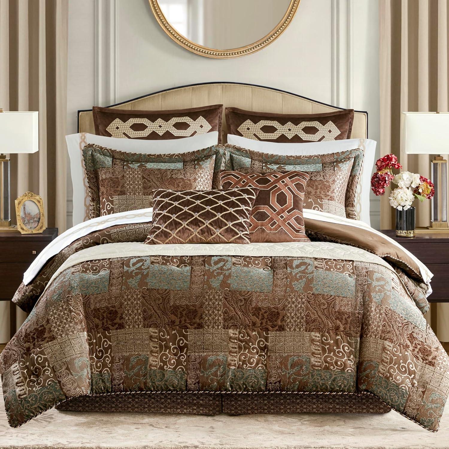 Gracie Mills Lange 4-Piece Patchwork Chenille Jaquard Comforter Set