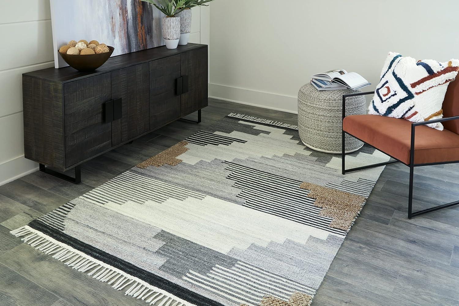 Handwoven Gray and Beige Geometric Wool Area Rug, 5' x 7'