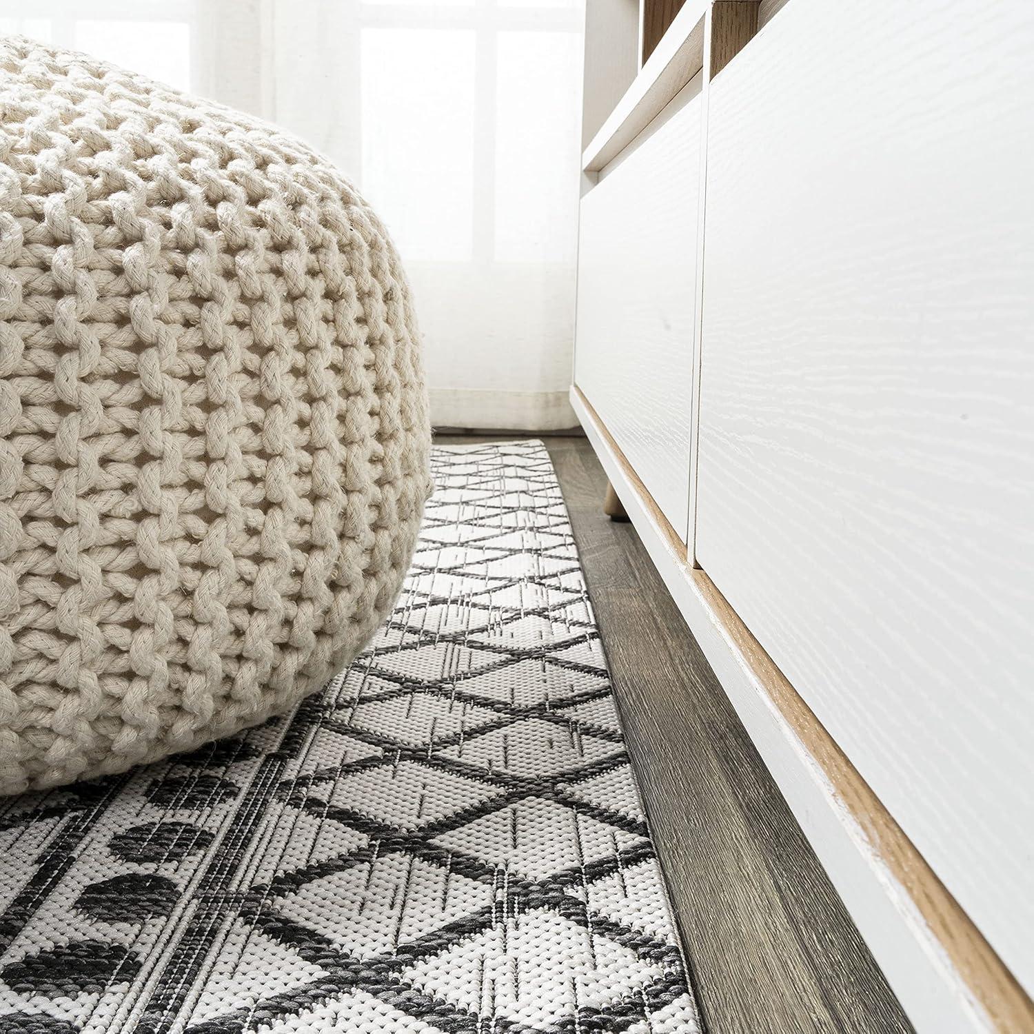 3'x5' Kafel Modern Bohemian Indoor/Outdoor Area Rug, Ivory/Black - JONATHAN Y